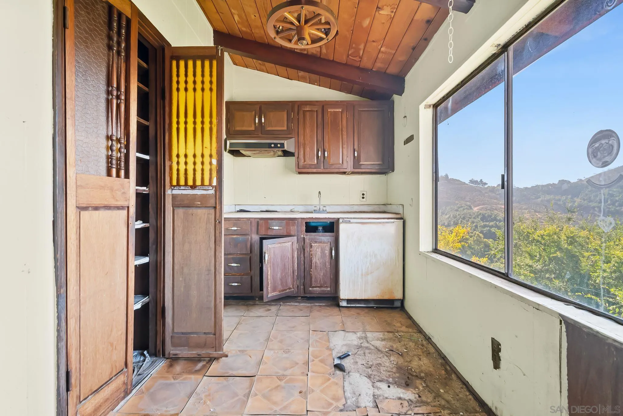 https://cdn.realtyfeed.com/cdn/127/250034899/4c806f96baef6e9a362976de676393f2.webp