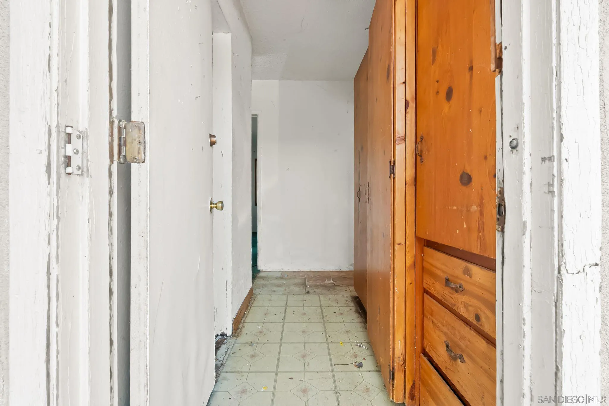 https://cdn.realtyfeed.com/cdn/127/250034899/861f64a08f41b950a41213cff8449be9.webp