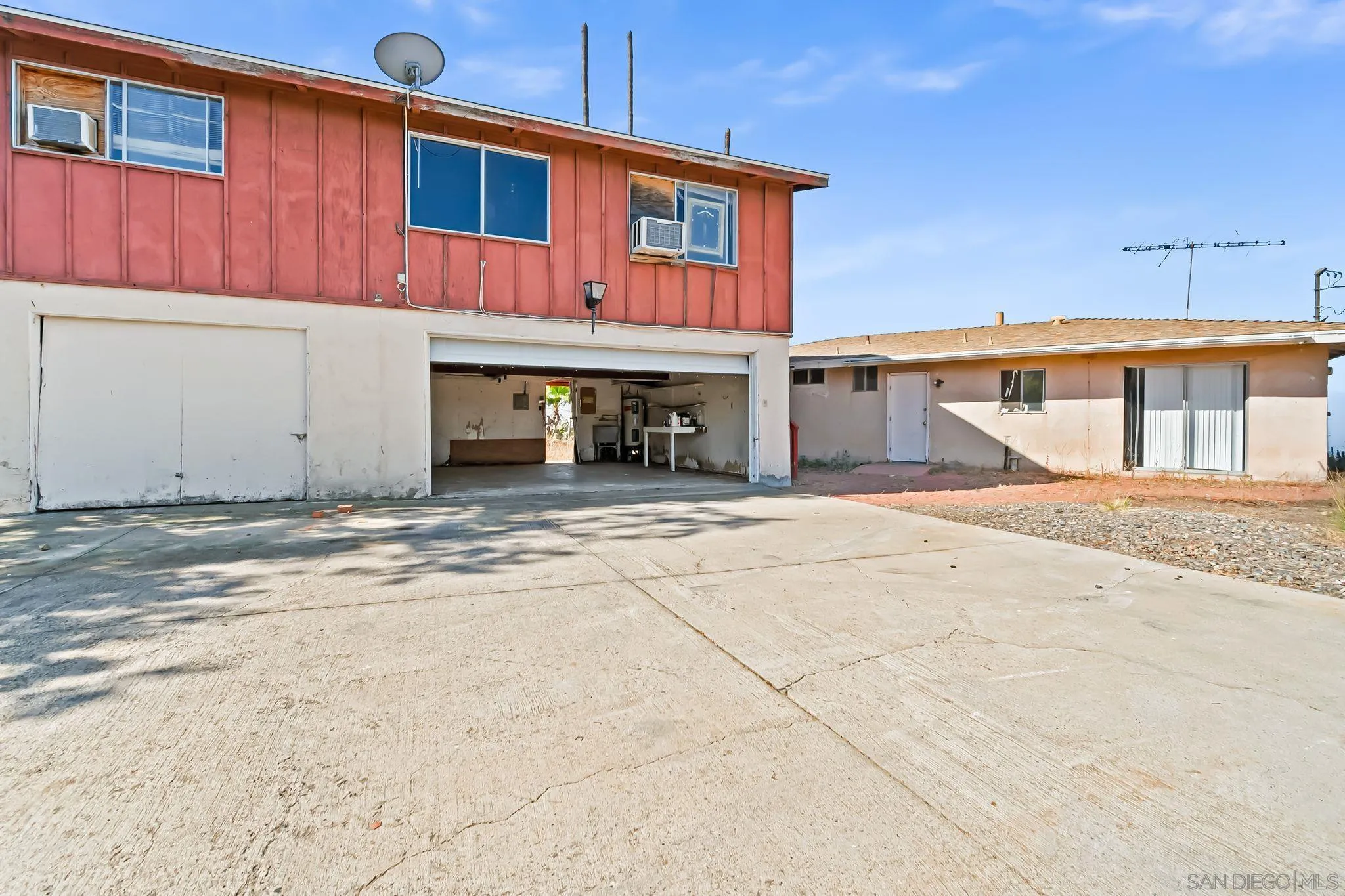 https://cdn.realtyfeed.com/cdn/127/250034899/a4e04707560f60226f481fb96730e45f.webp