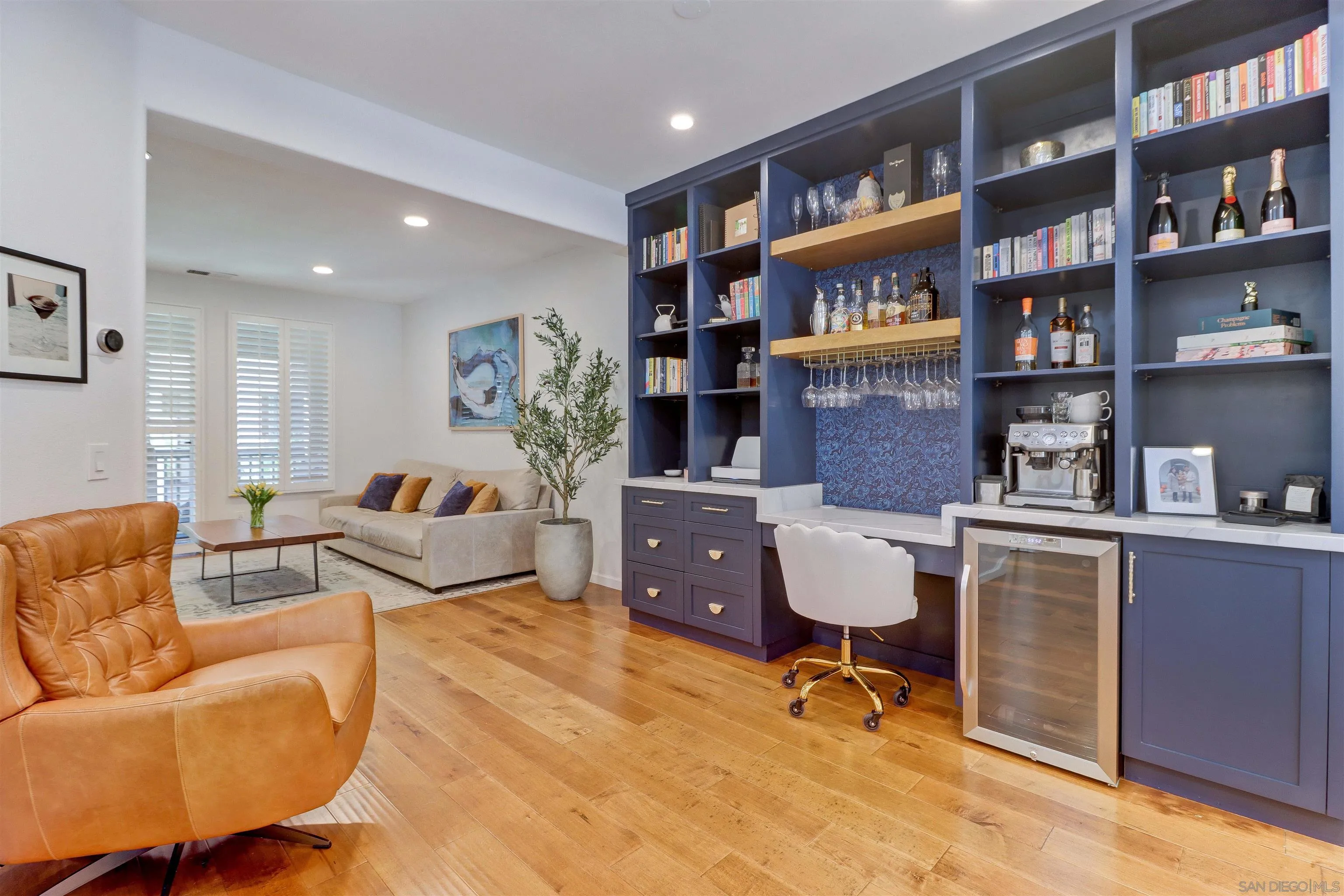 Photo #2: 250034901 Listing 