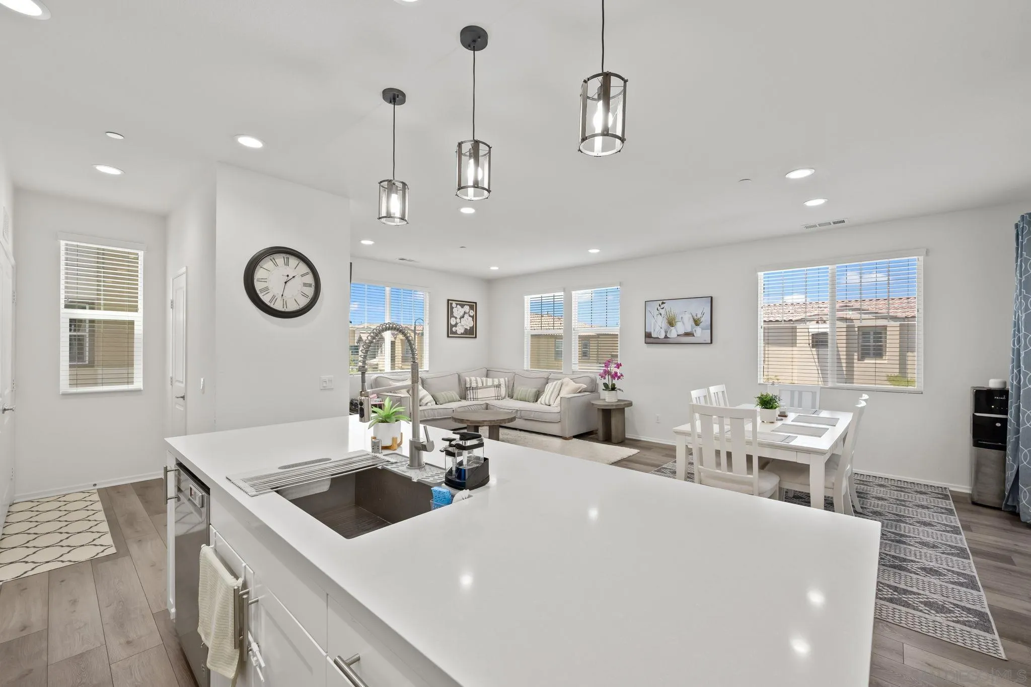 Photo #3: 250034904 Listing 