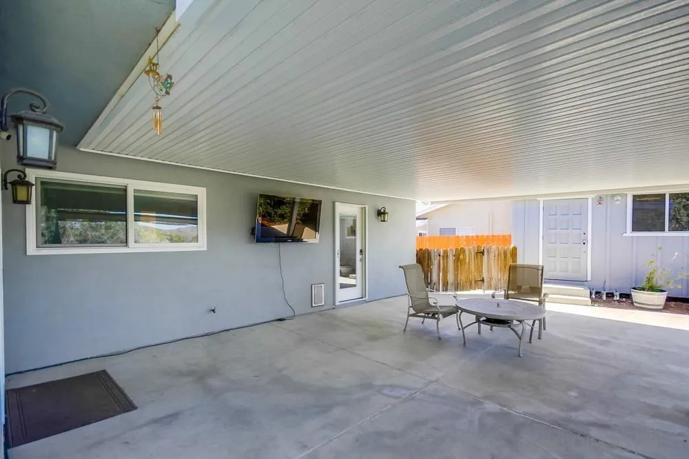 https://cdn.realtyfeed.com/cdn/127/250034905/04a3c984d3256d9fc4aed7be0e901229.webp