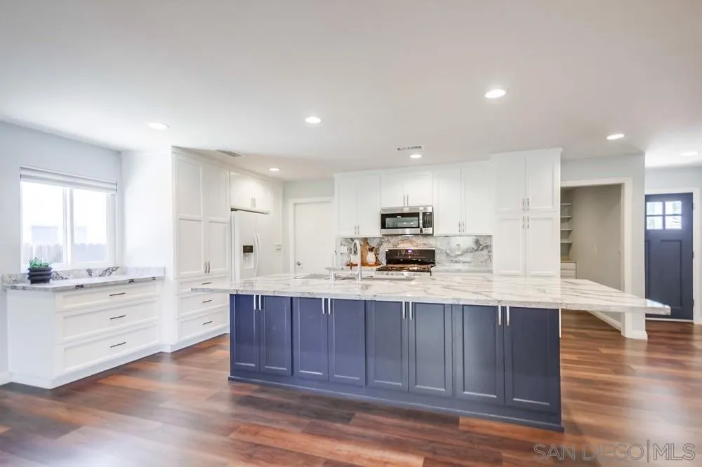 https://cdn.realtyfeed.com/cdn/127/250034905/fea70c1dfa258ad6722bbd7237c589ff.webp