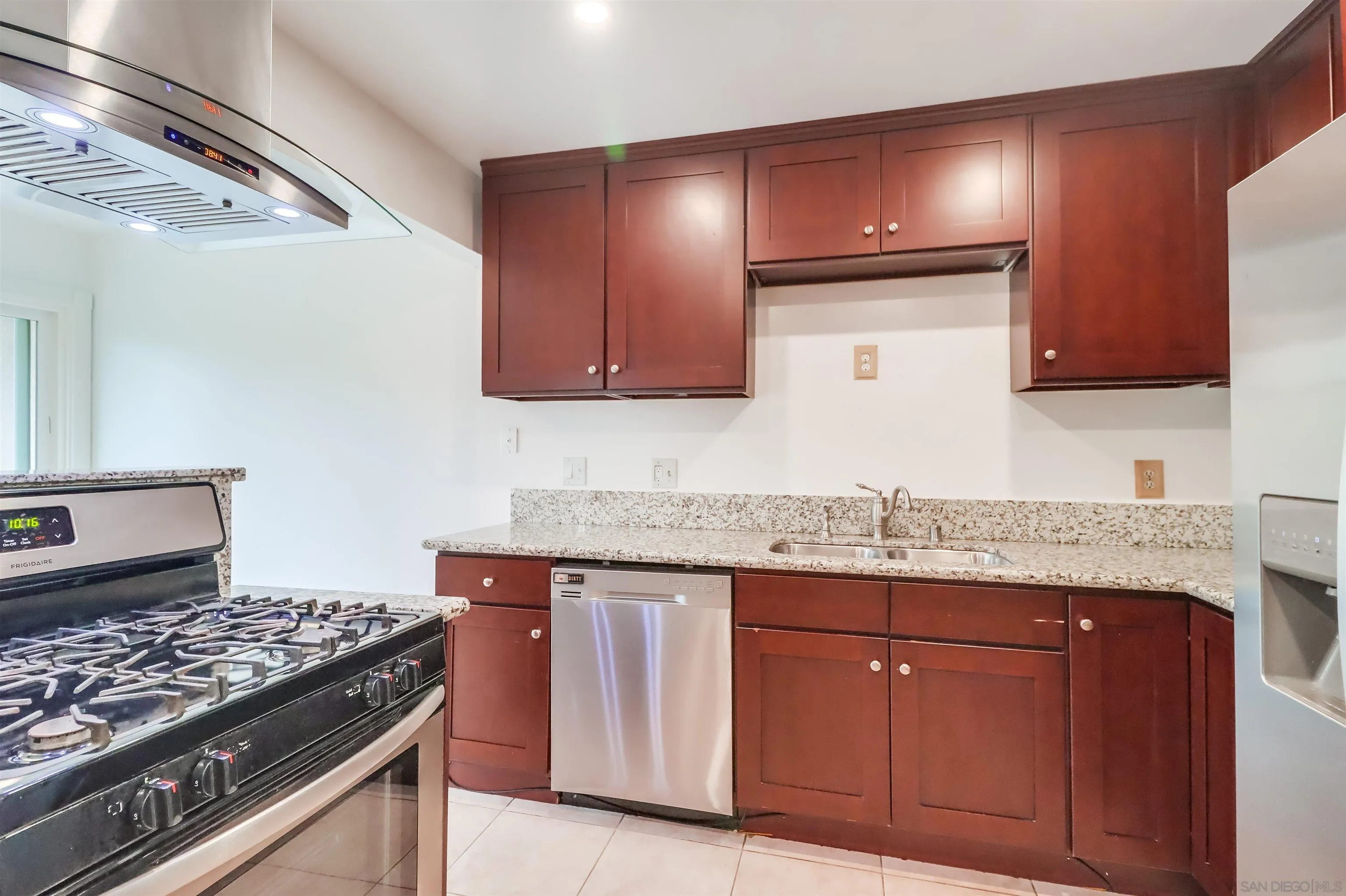 Photo #4: 250034916 Listing 