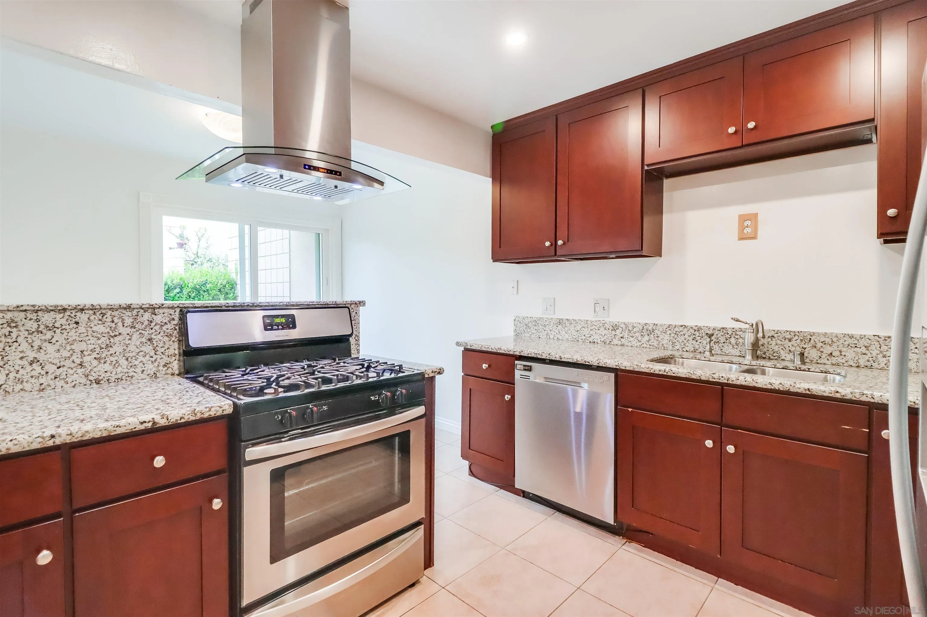 Photo #3: 250034916 Listing 