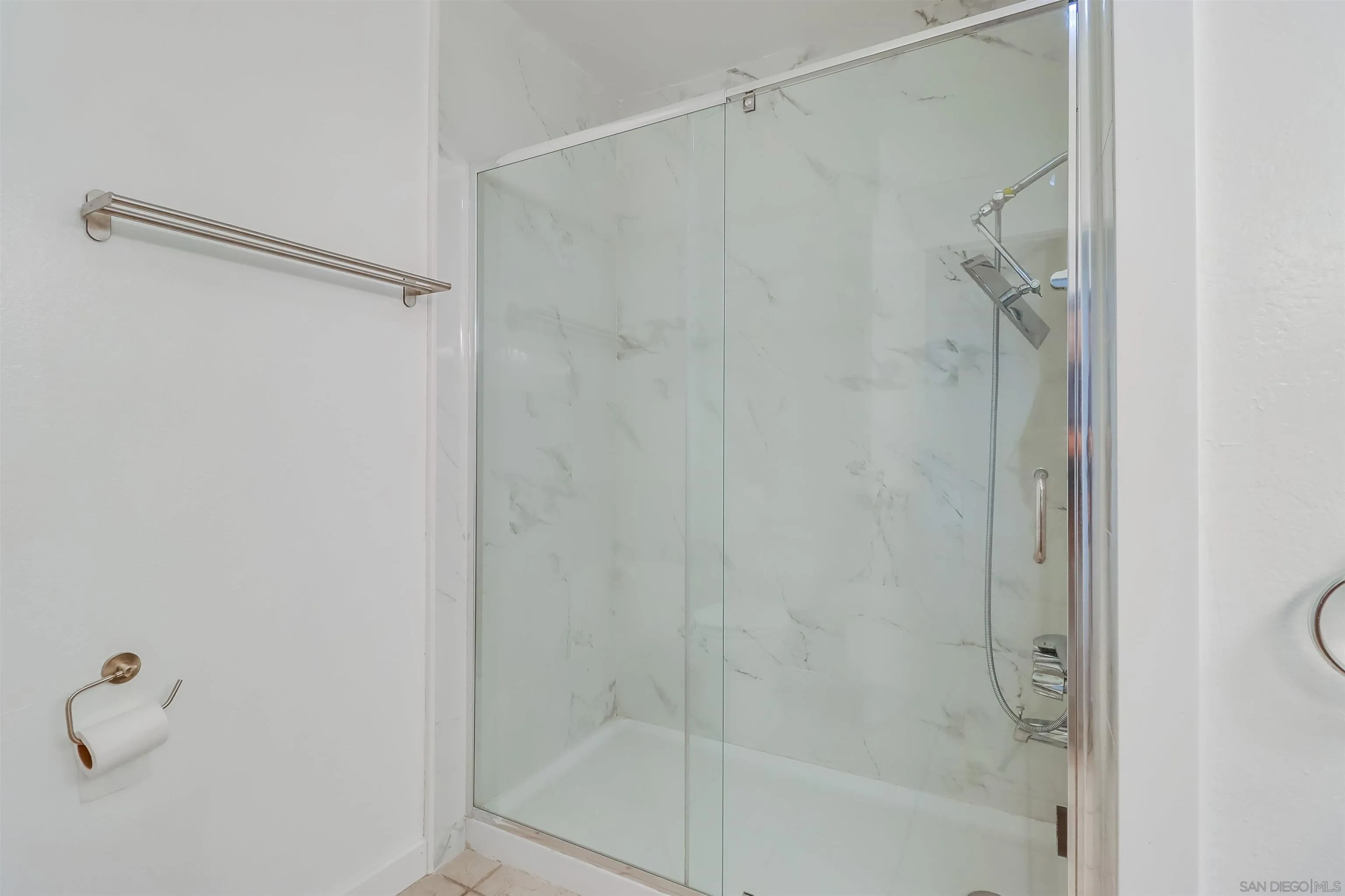 Photo #16: 250034916 Listing: Photo #16