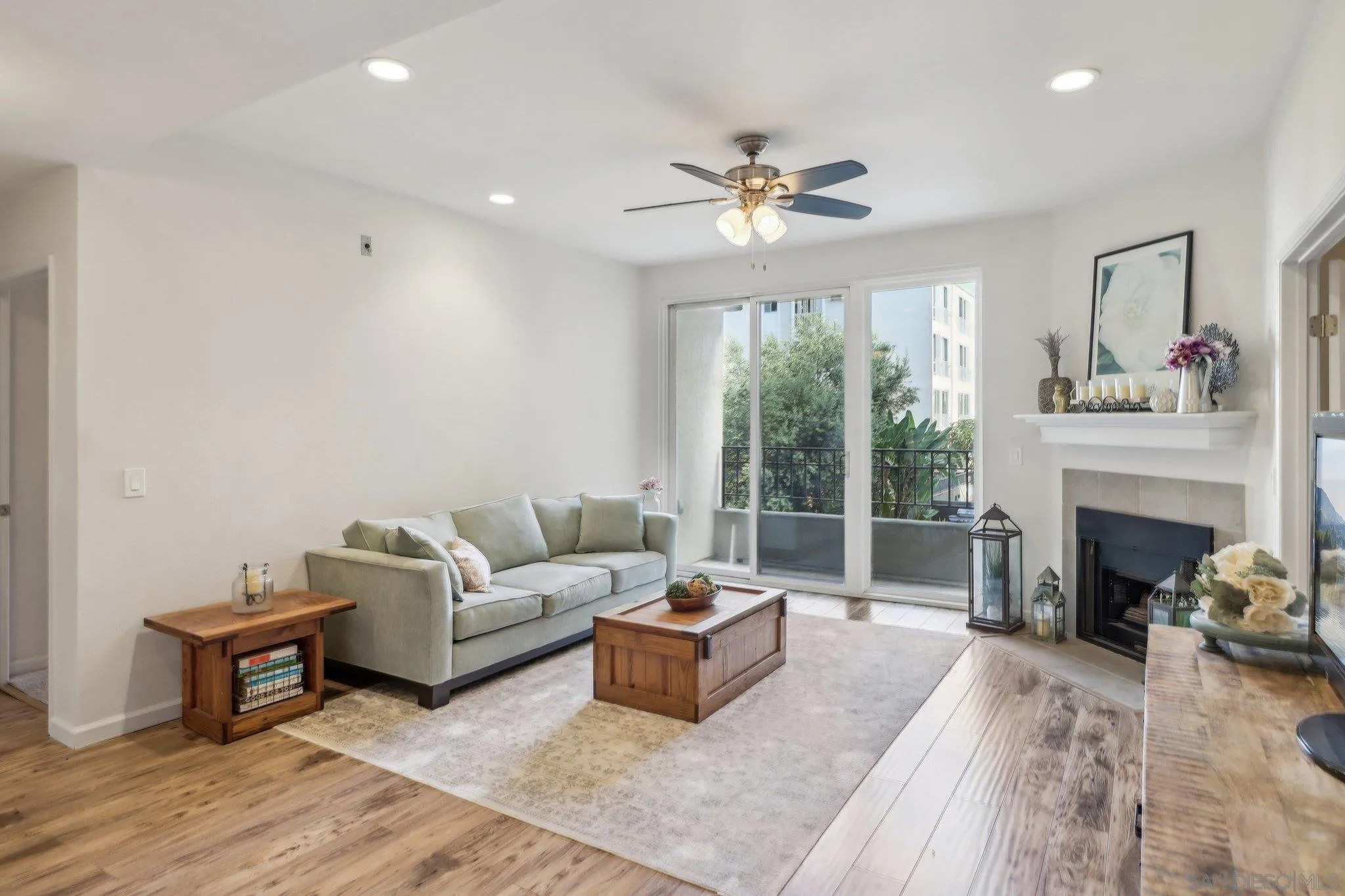 Photo #2: 250034917 Listing 