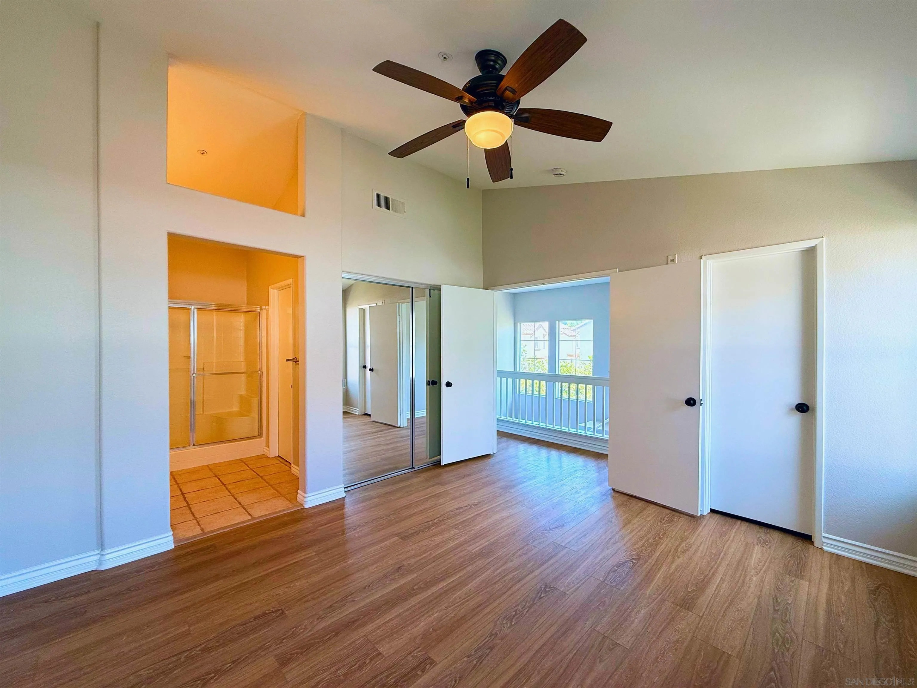 https://cdn.realtyfeed.com/cdn/127/250034925/33a58abcb333c4a5f2c527c29e4b7e97.webp