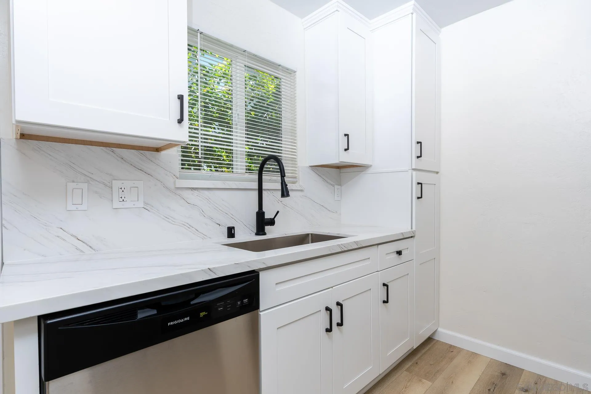 Photo #3: 250034926 Listing 