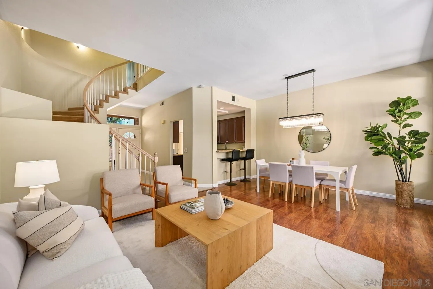 Photo #5: 250034927 Listing 