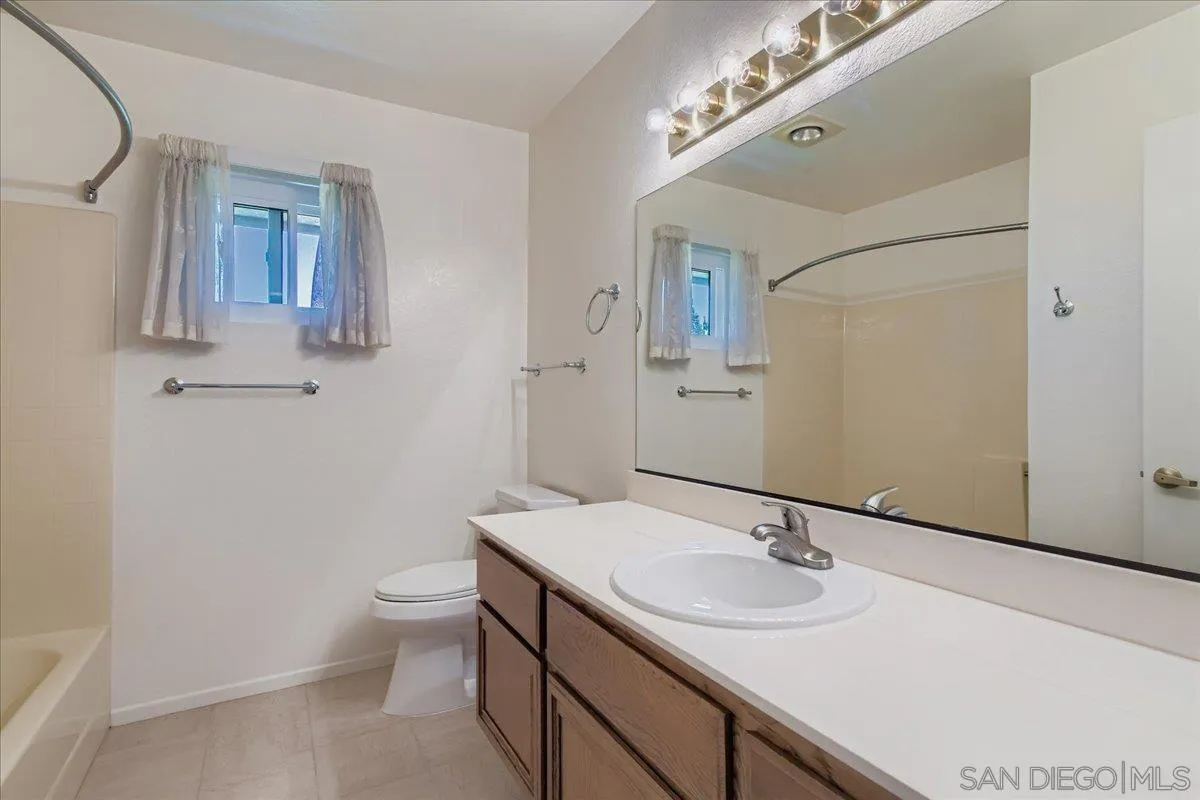 Photo #18: 250034930 Listing: Photo #18