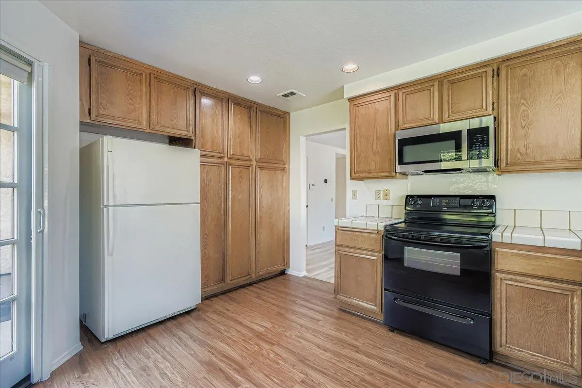 Photo #12: 250034930 Listing: Photo #12