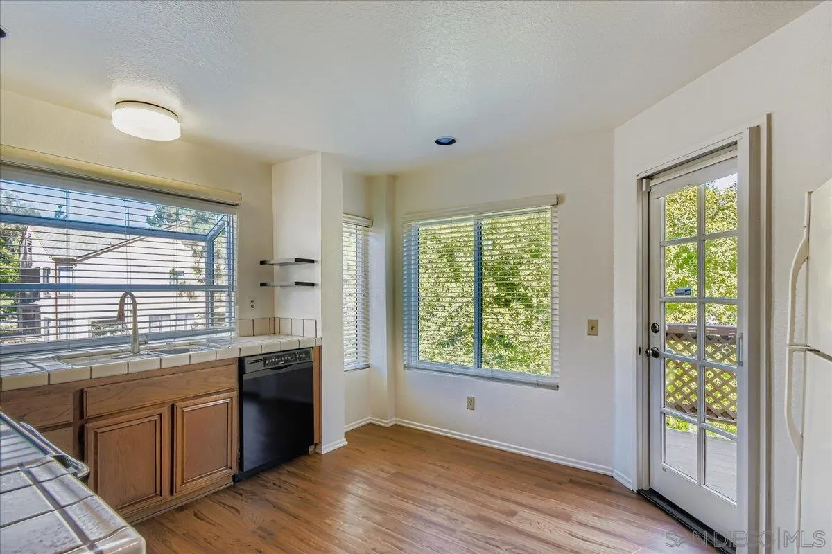 Photo #10: 250034930 Listing: Photo #10