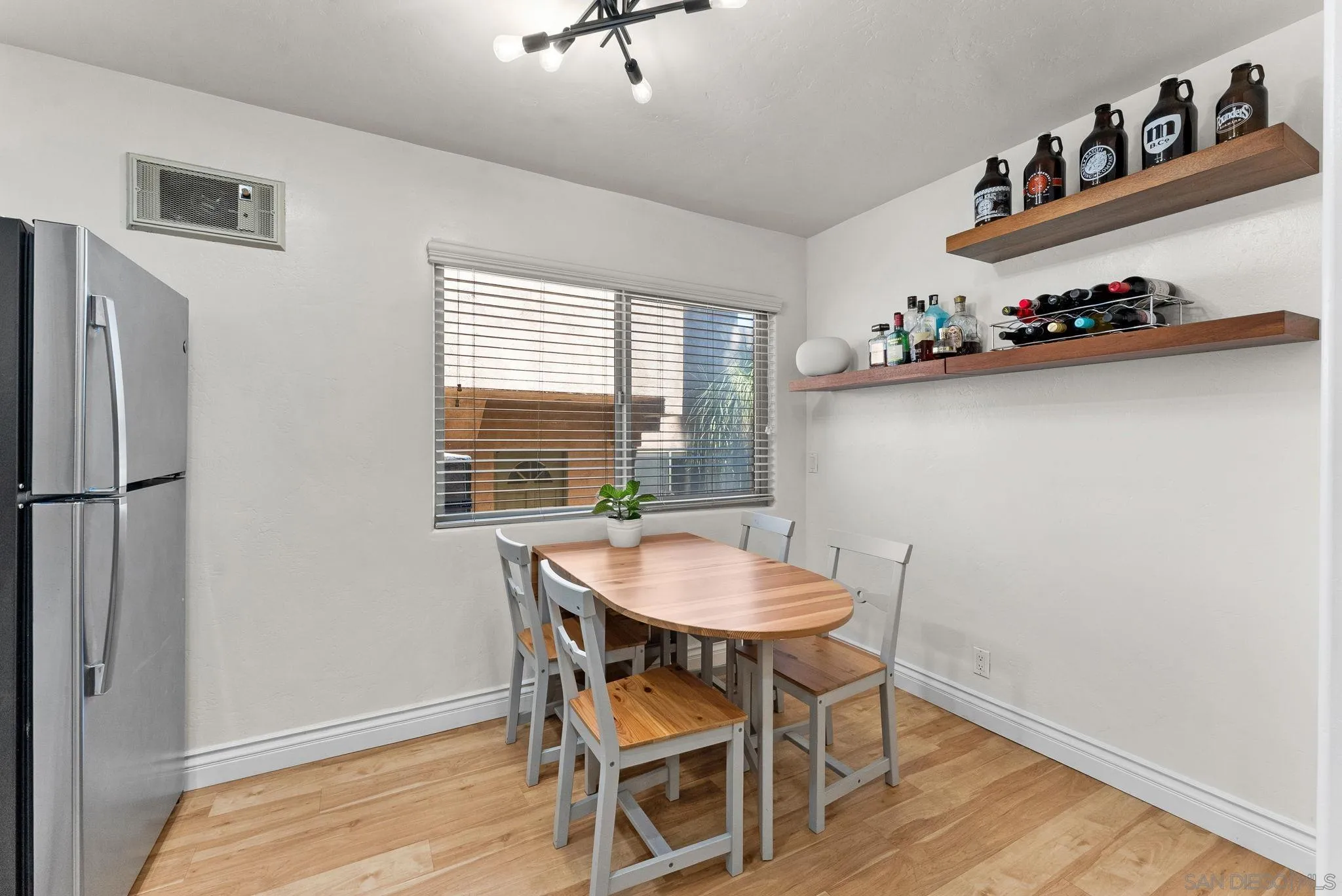 Photo #8: 250034932 Listing: Photo #8