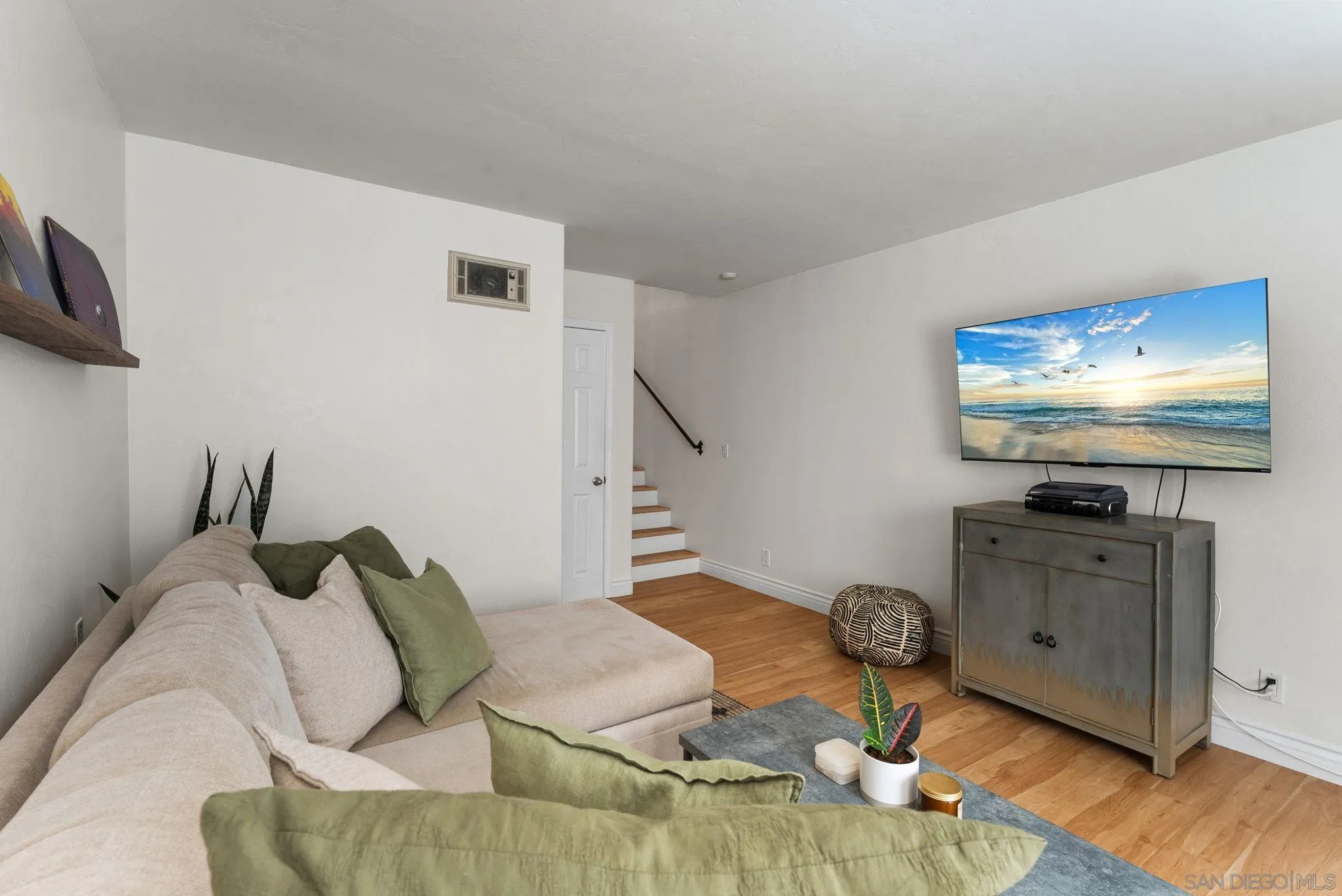 Photo #5: 250034932 Listing 