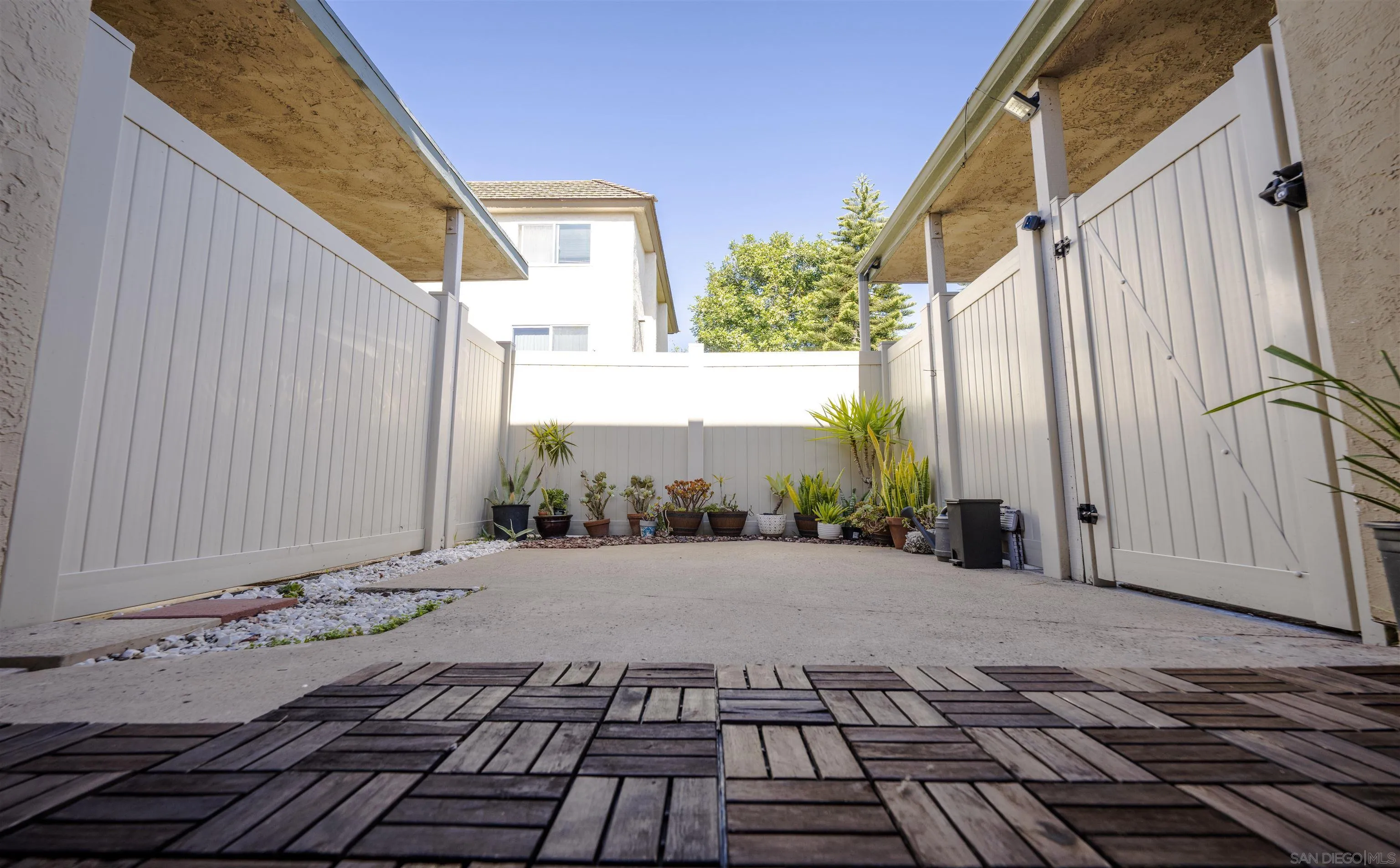 Photo #8: 250034939 Listing: Photo #8