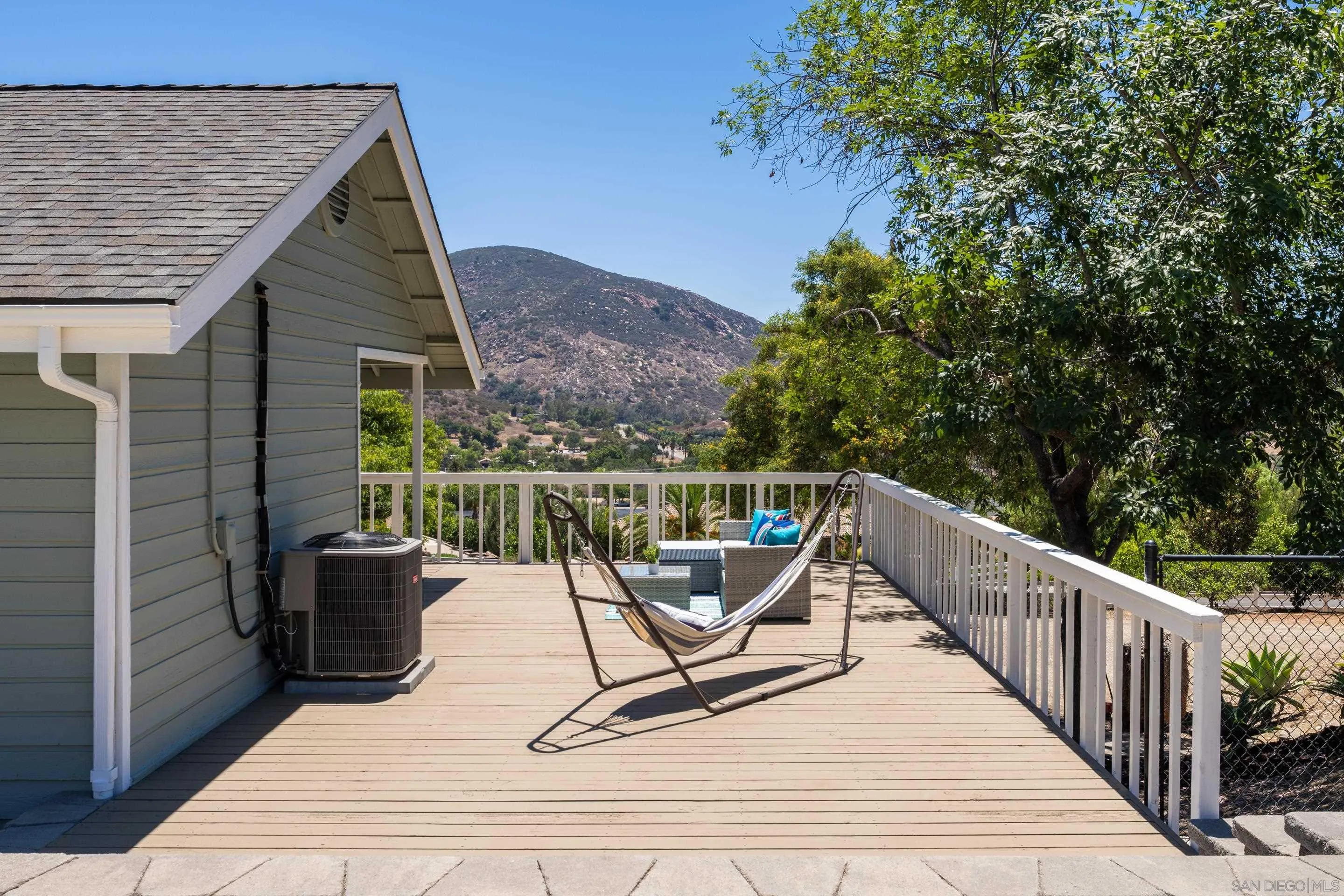 https://cdn.realtyfeed.com/cdn/127/250034940/040cd20335381a40eb9cc27b23430154.webp
