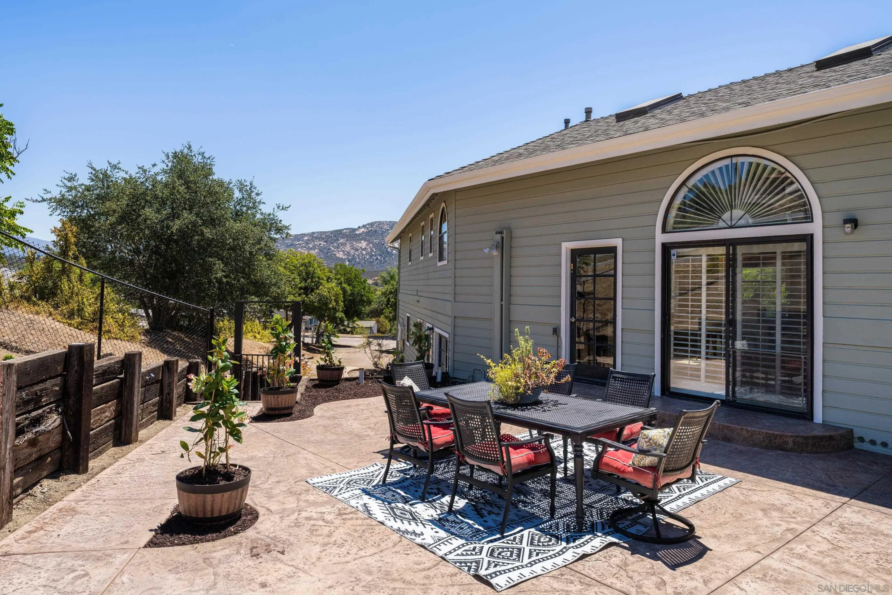 https://cdn.realtyfeed.com/cdn/127/250034940/1887a45b98e9ce04f263d80092e12d9a.webp