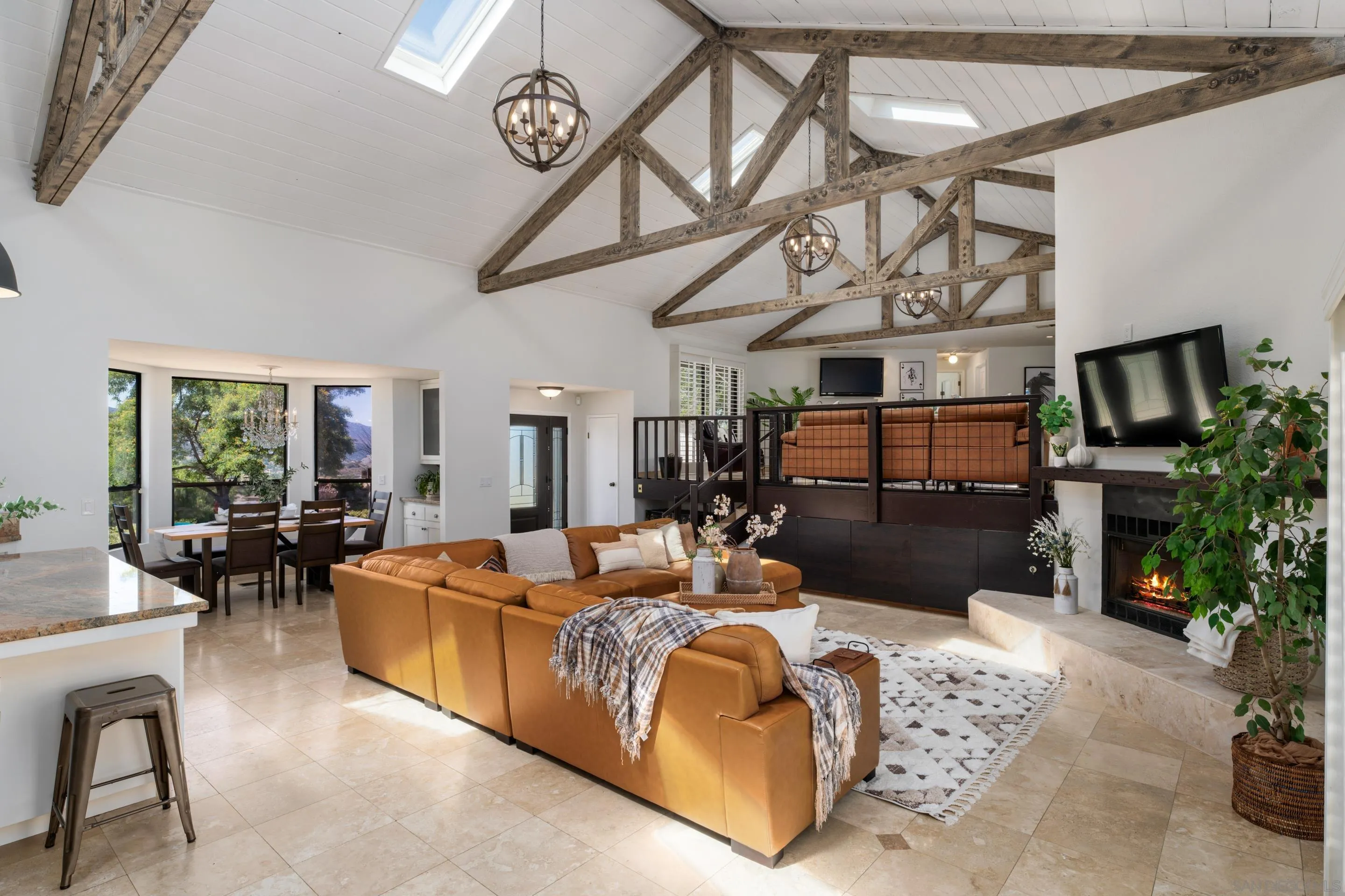 https://cdn.realtyfeed.com/cdn/127/250034940/3ae55e5e881d0d9e8adadbebd5cc9910.webp