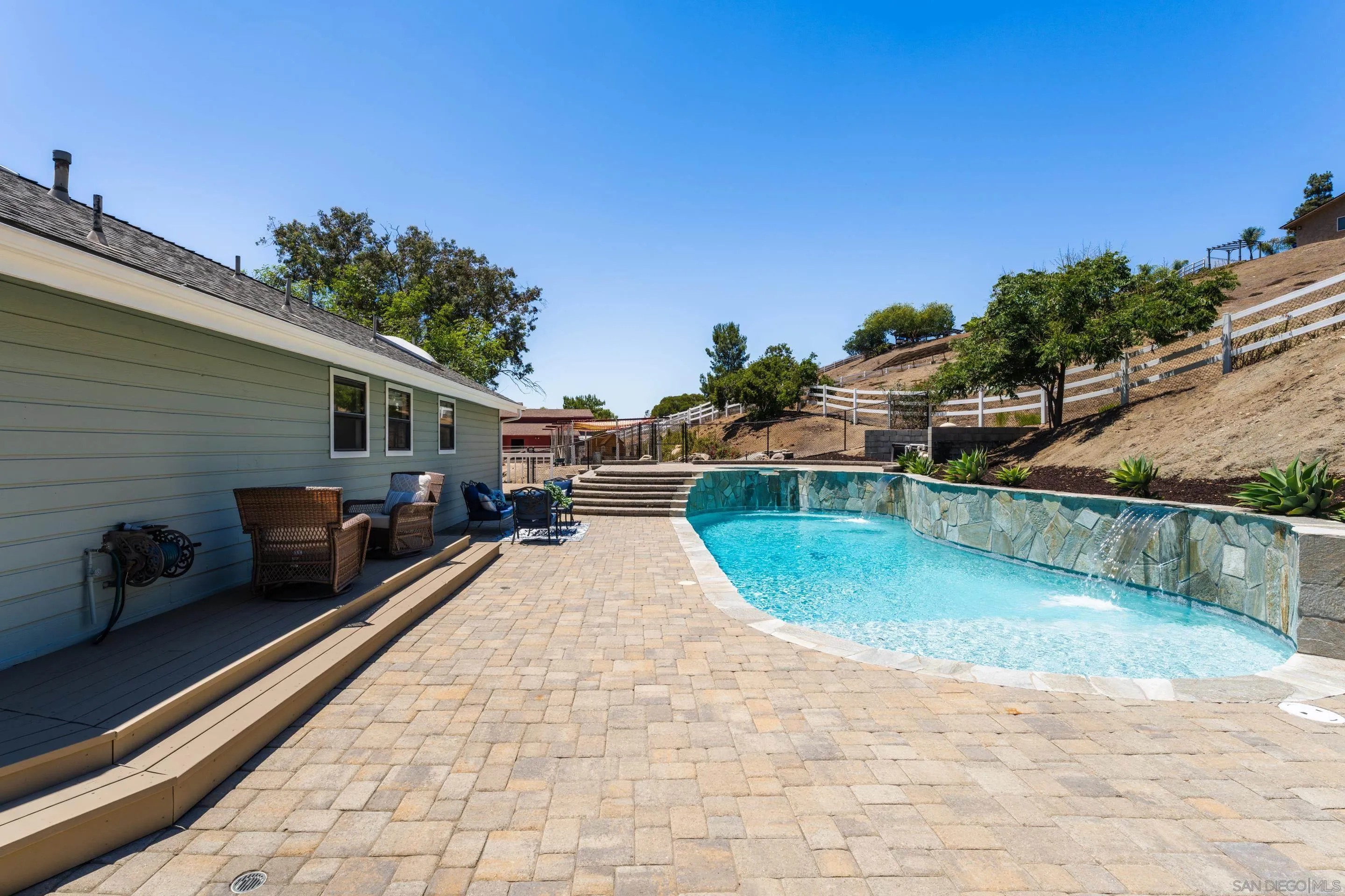 https://cdn.realtyfeed.com/cdn/127/250034940/c6335d9ceca275c048bf4cedf4c47f5a.webp