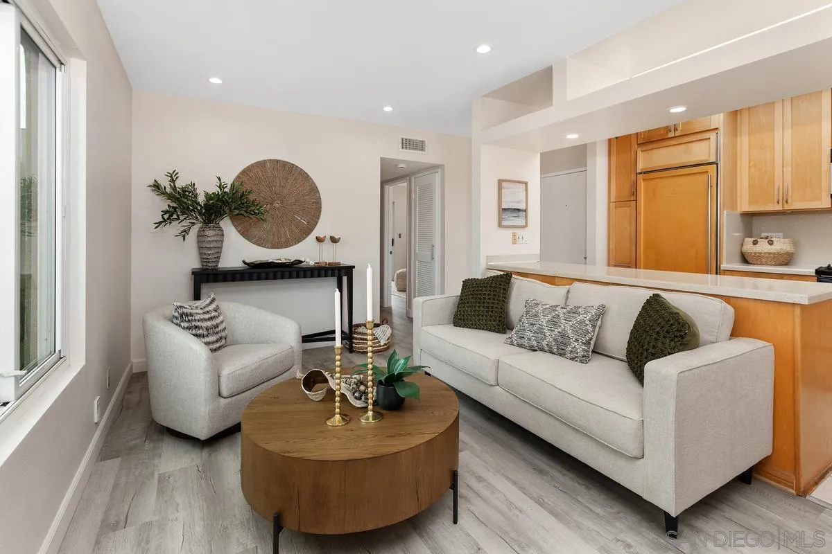 Photo #2: 250034943 Listing 