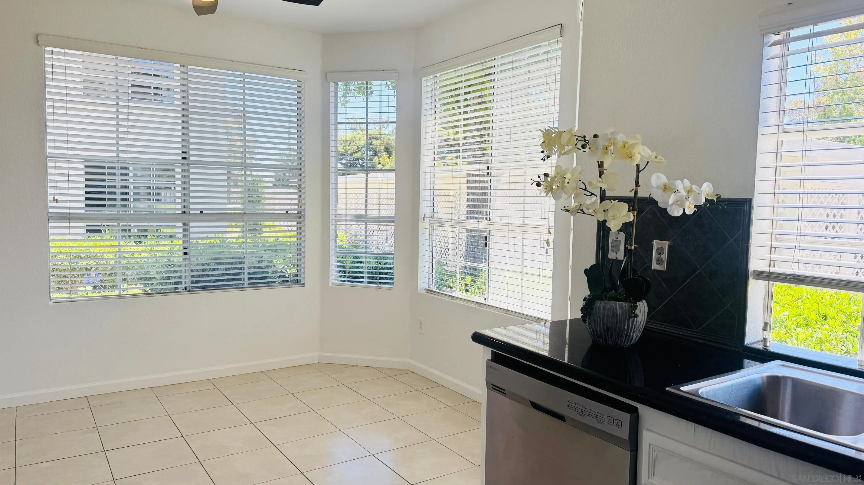 Photo #3: 250034946 Listing 