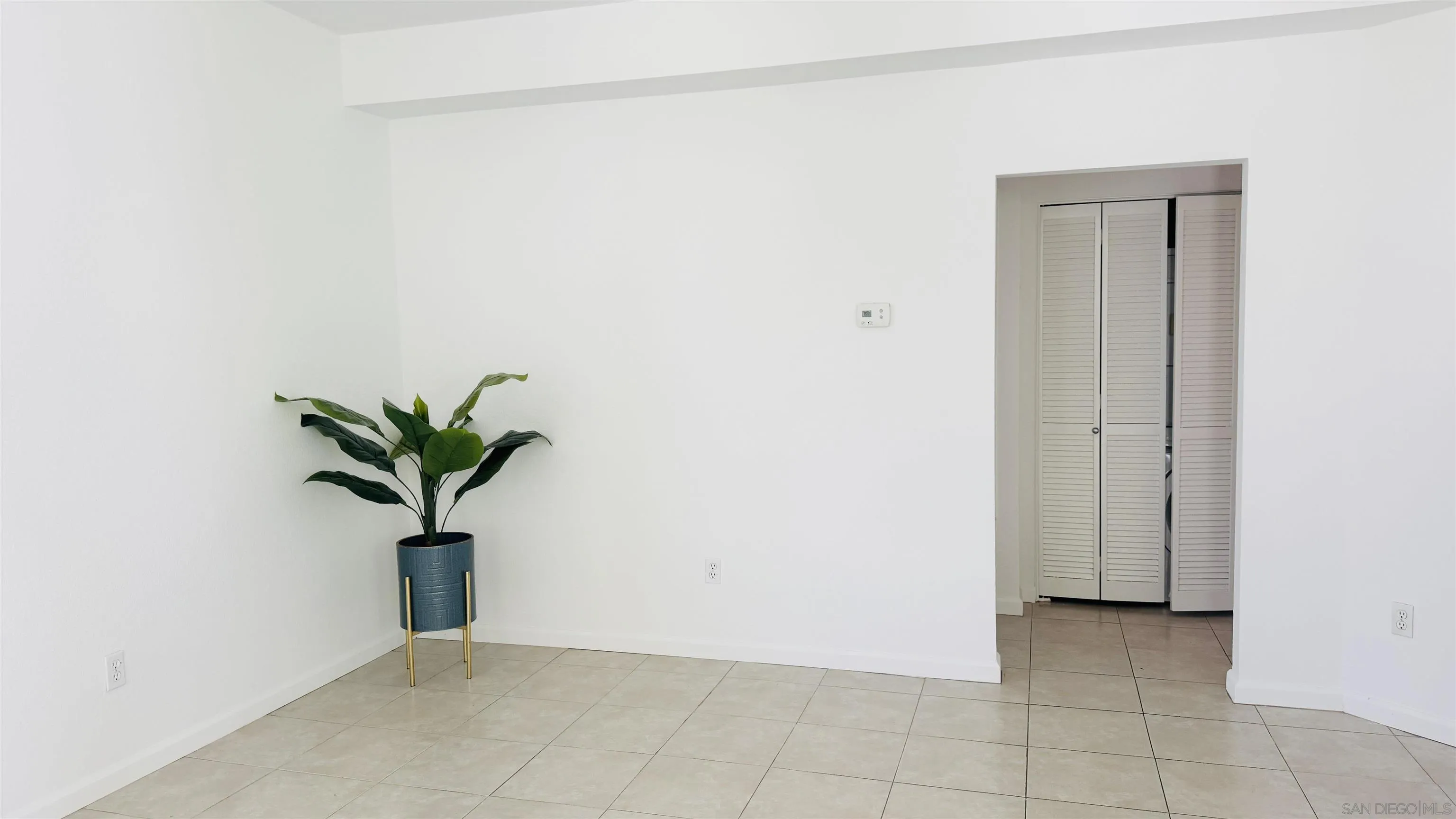 Photo #5: 250034946 Listing 