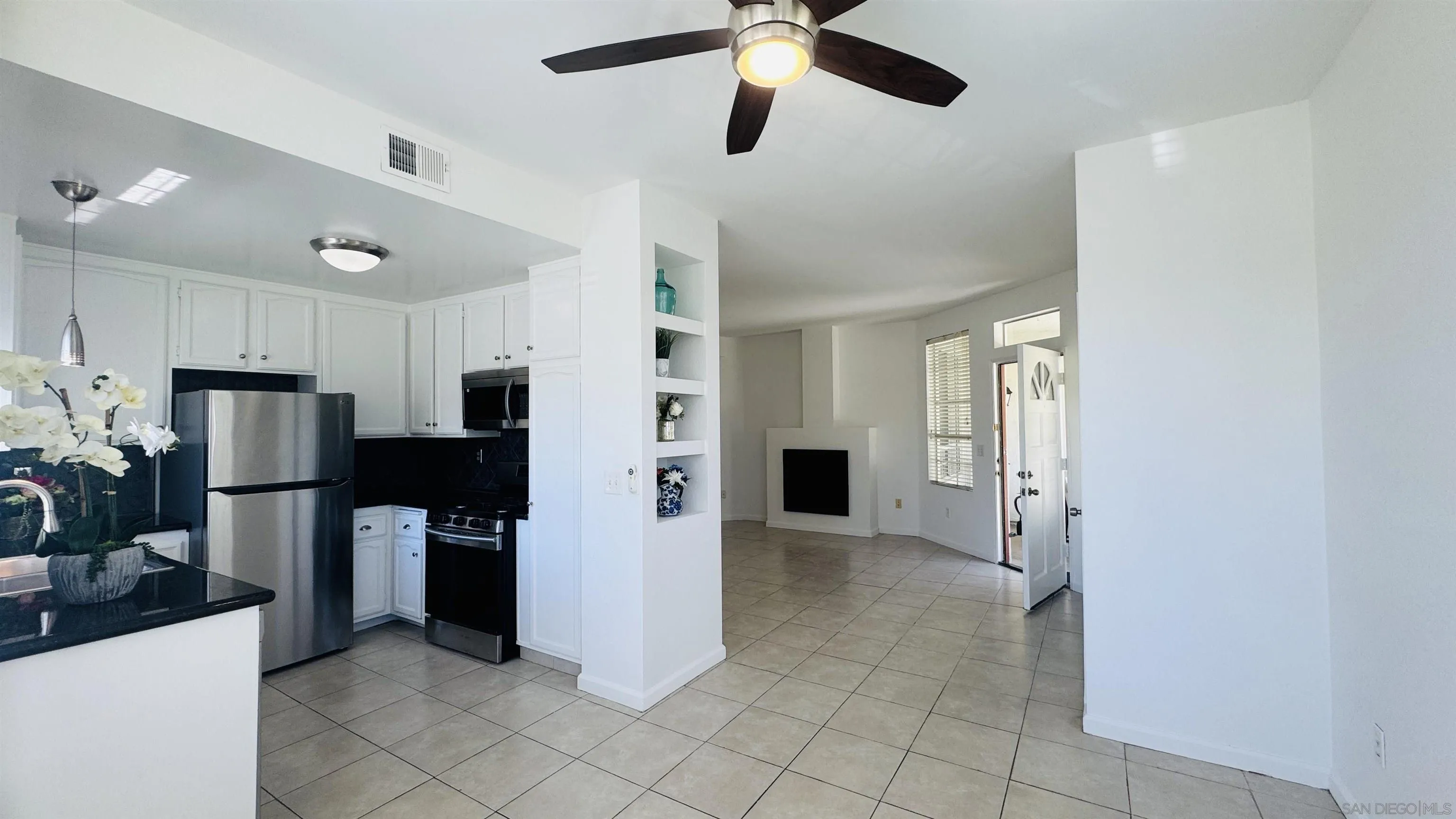 Photo #2: 250034946 Listing 