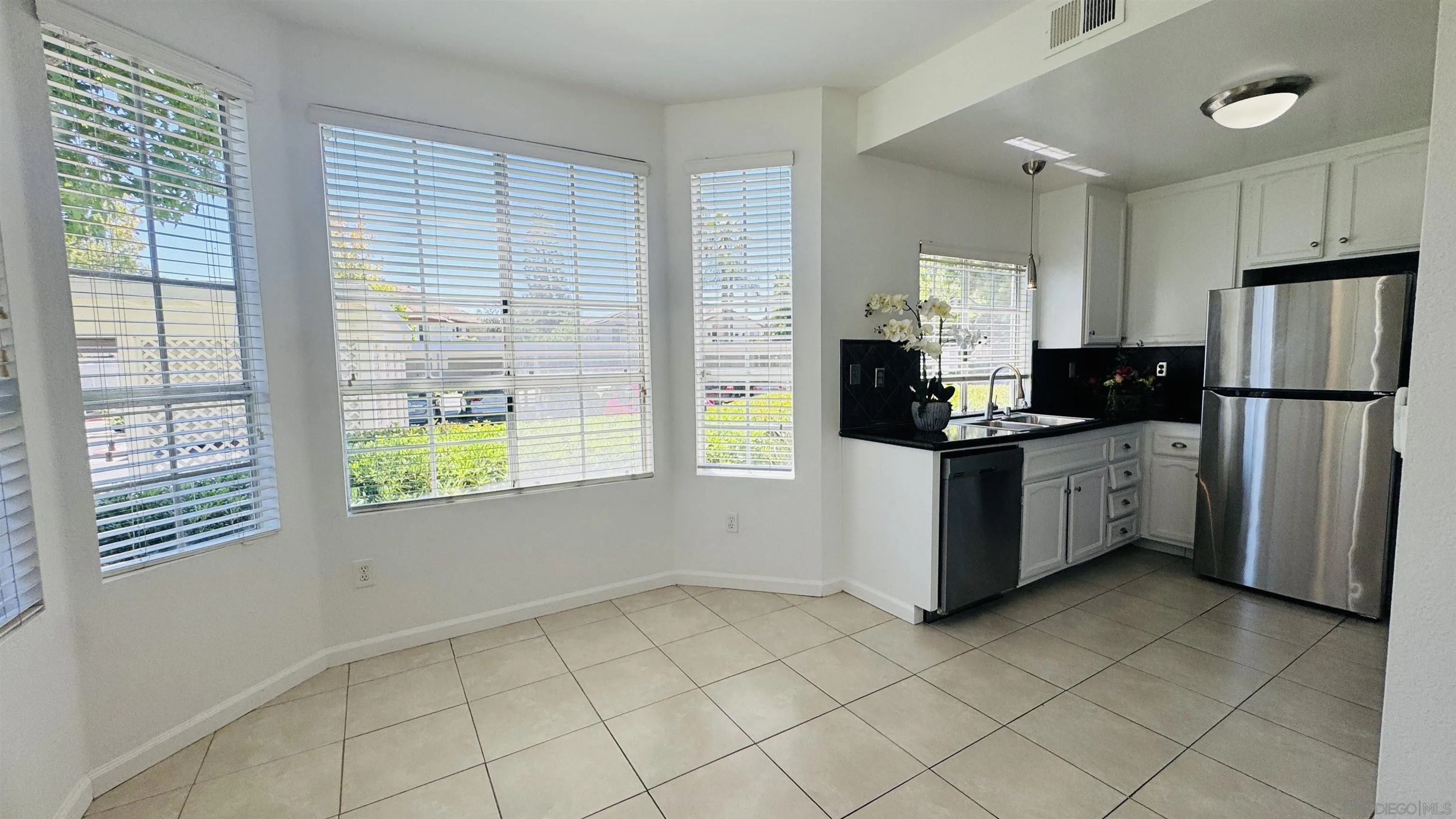 Photo #4: 250034946 Listing 
