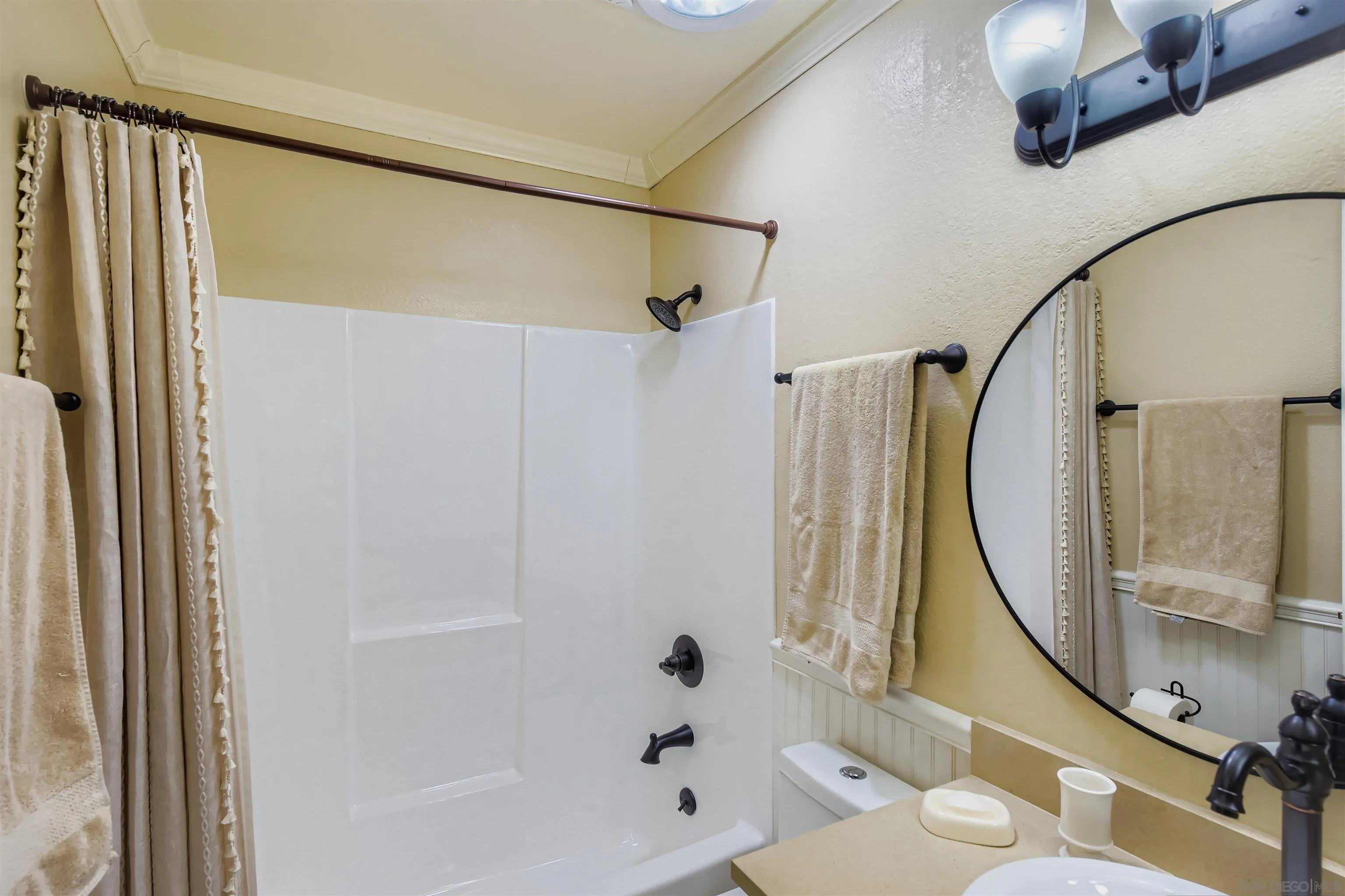 https://cdn.realtyfeed.com/cdn/127/250034955/301e56a1ef70270fbbcc0e6fe13d9d44.webp