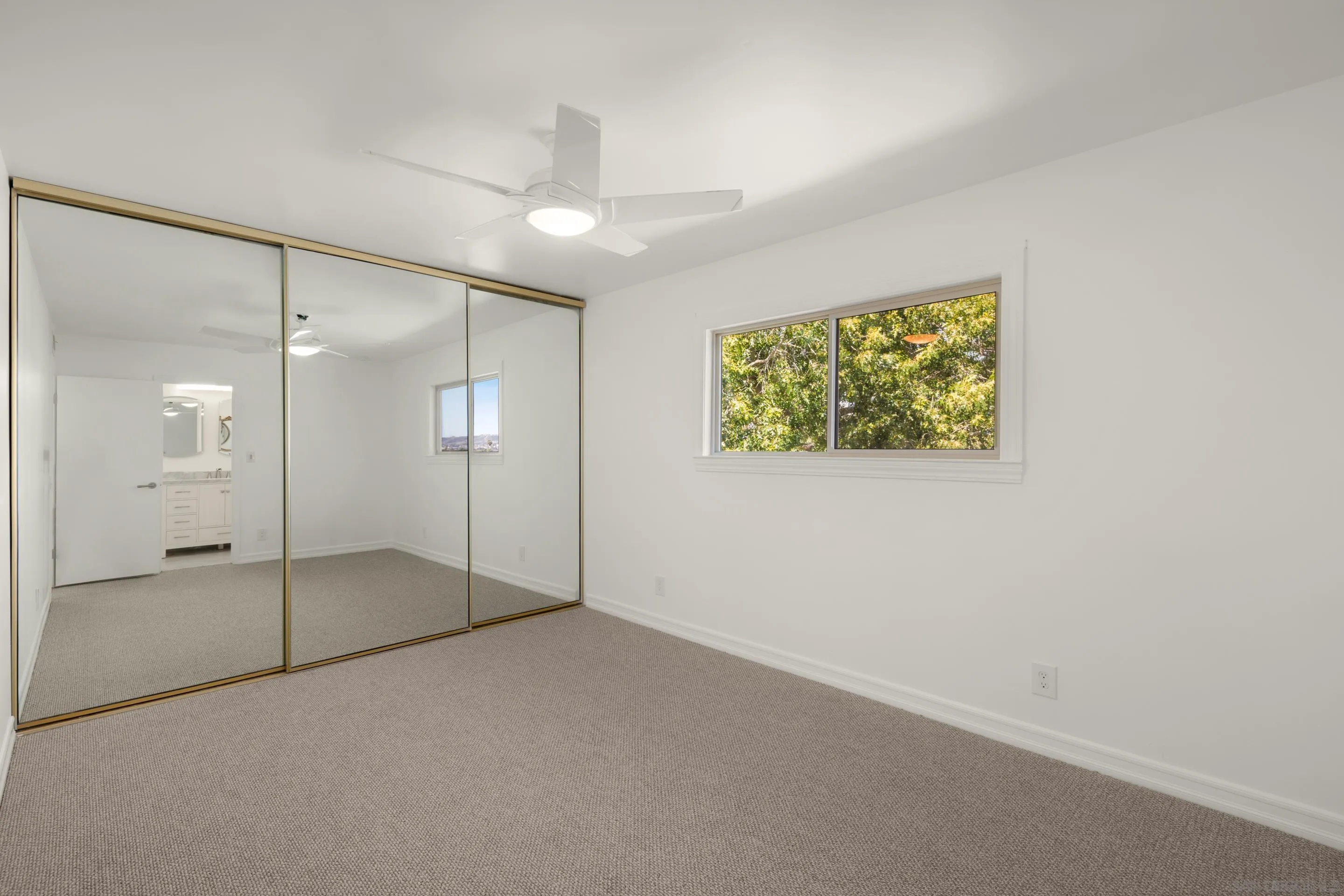 https://cdn.realtyfeed.com/cdn/127/250034957/21a8825de45084d83c2eb77865615d9f.webp