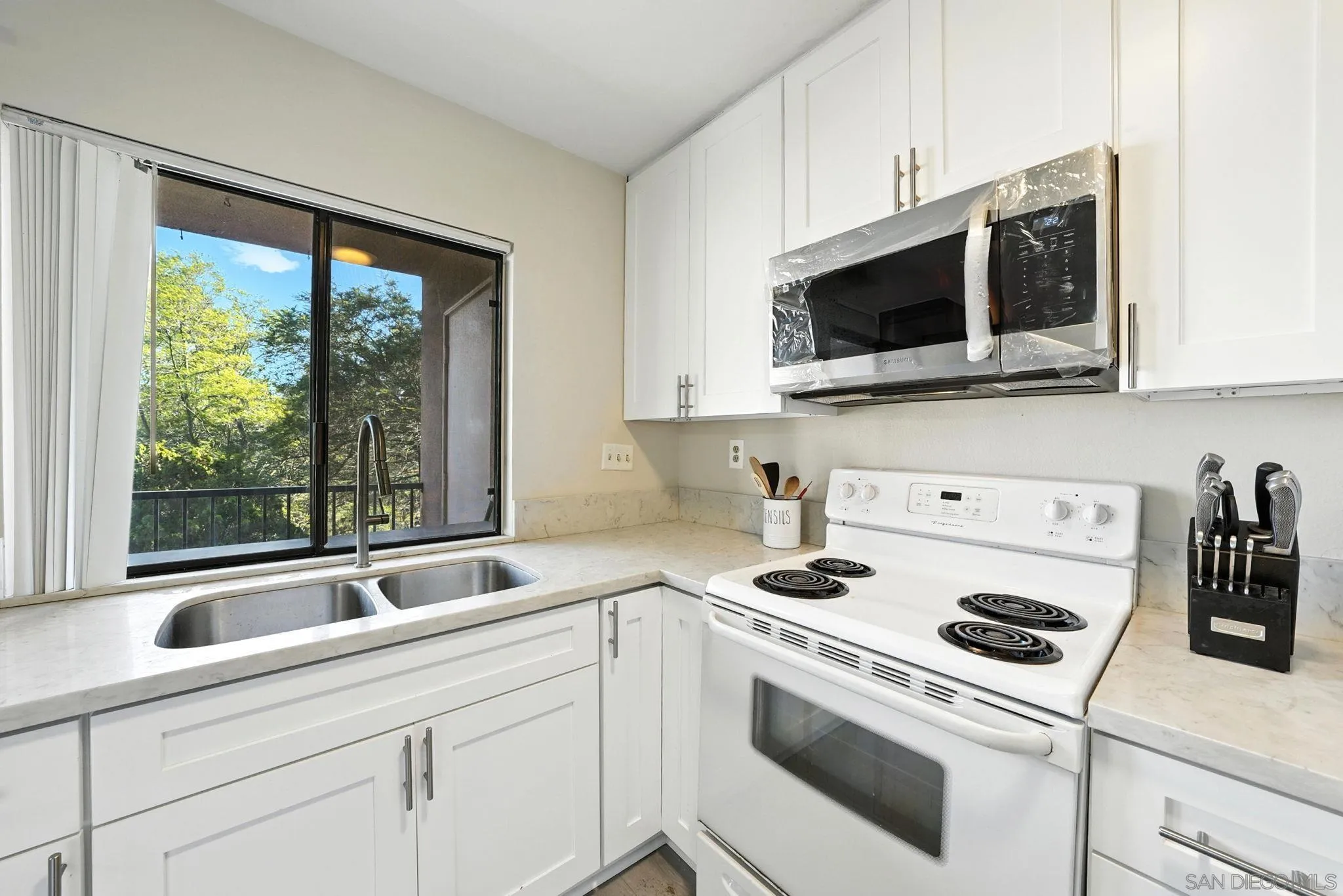 Photo #8: 250034979 Listing: Photo #8