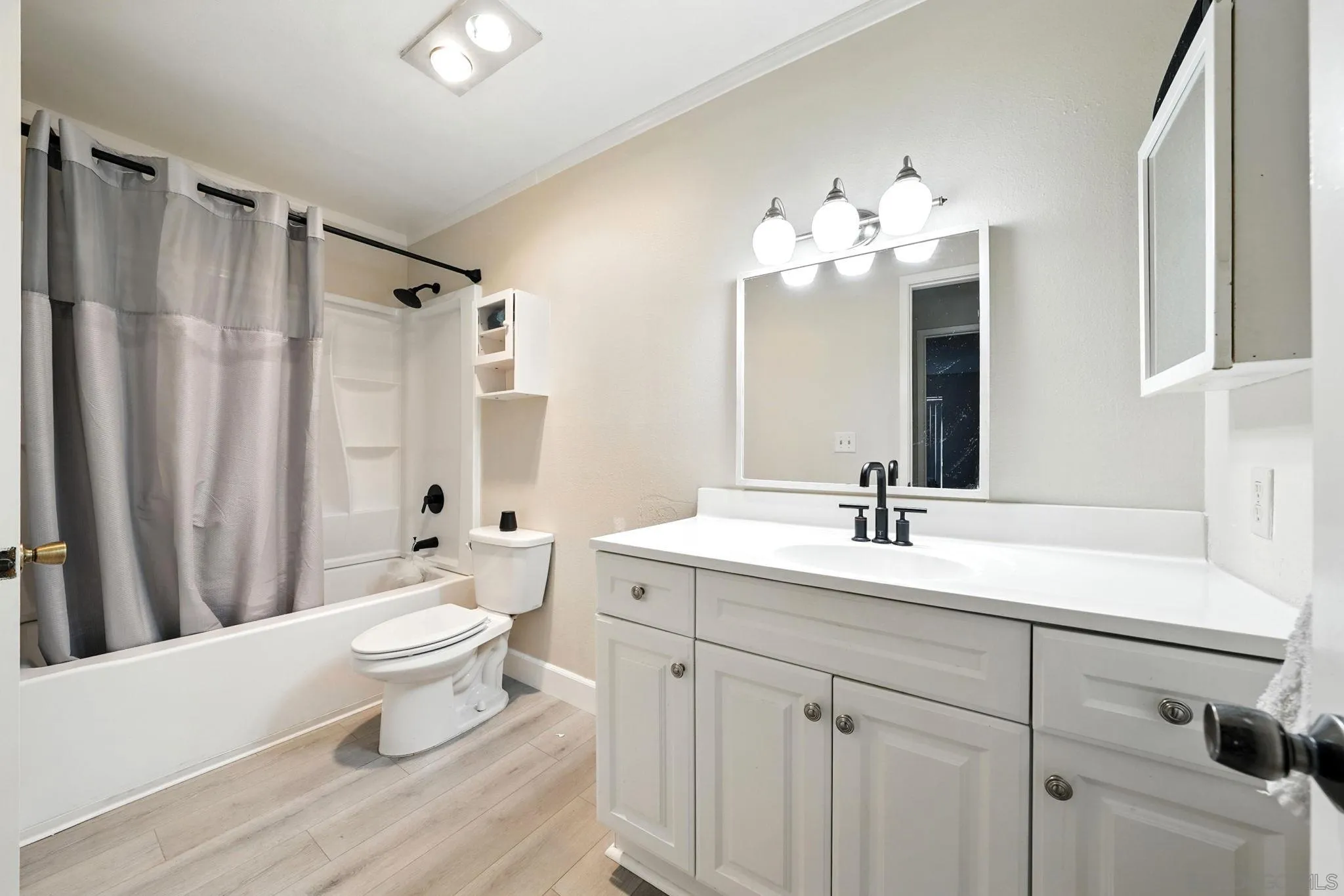 Photo #11: 250034979 Listing: Photo #11