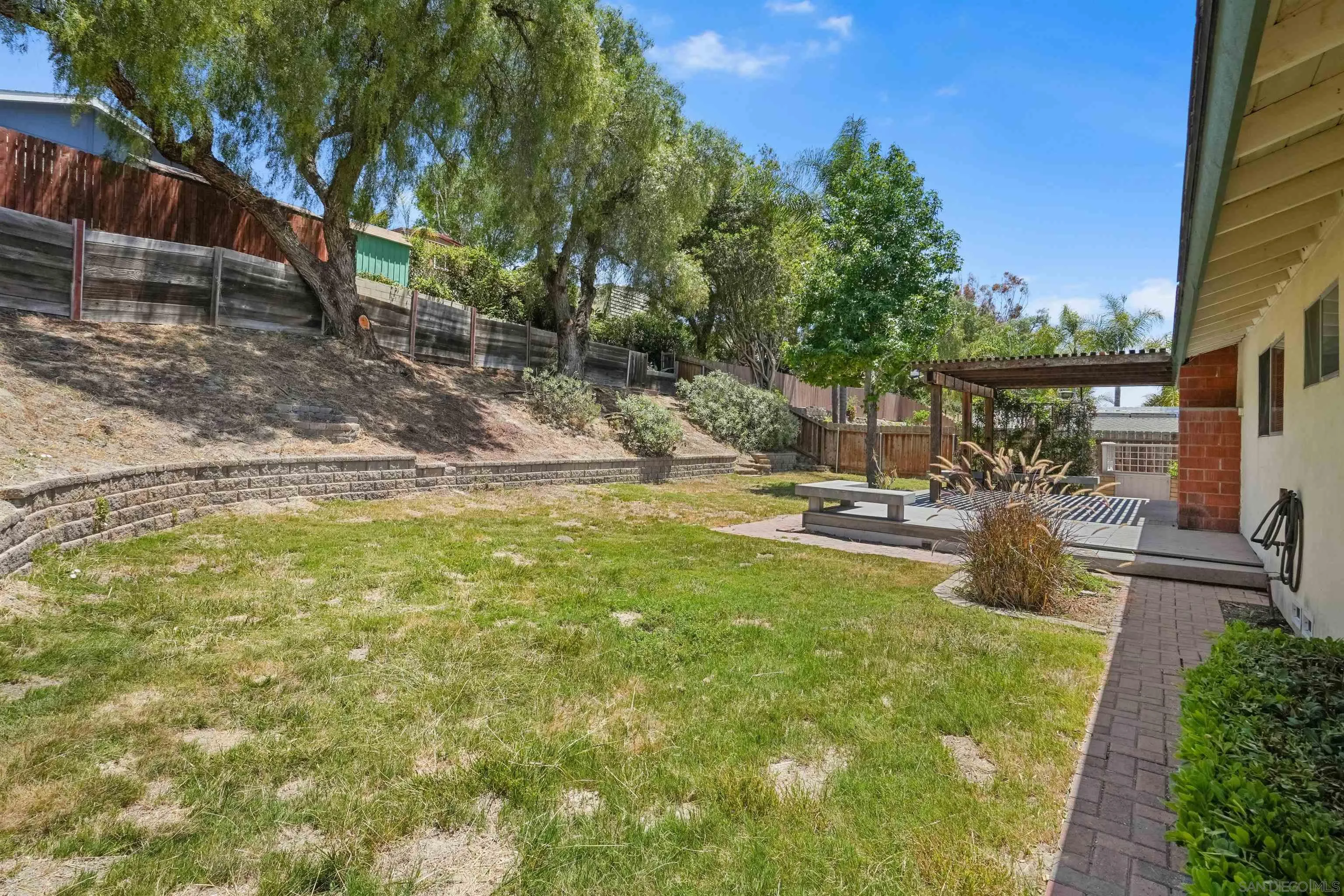 https://cdn.realtyfeed.com/cdn/127/250034981/49cfce57ef1f939c3c9092b3d8a91373.webp