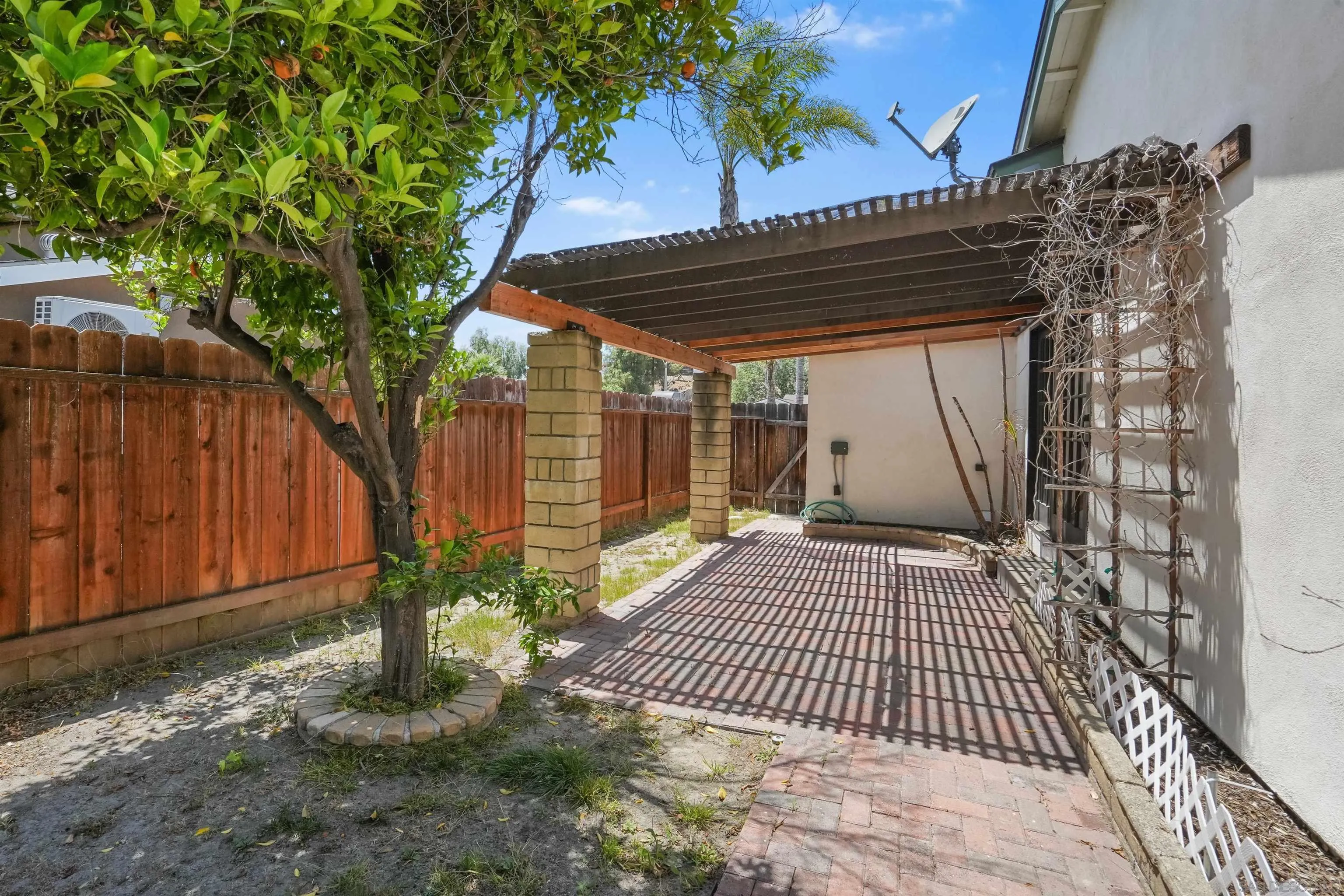 https://cdn.realtyfeed.com/cdn/127/250034981/82be87e2f9c9d9622afdefd3ca97e281.webp