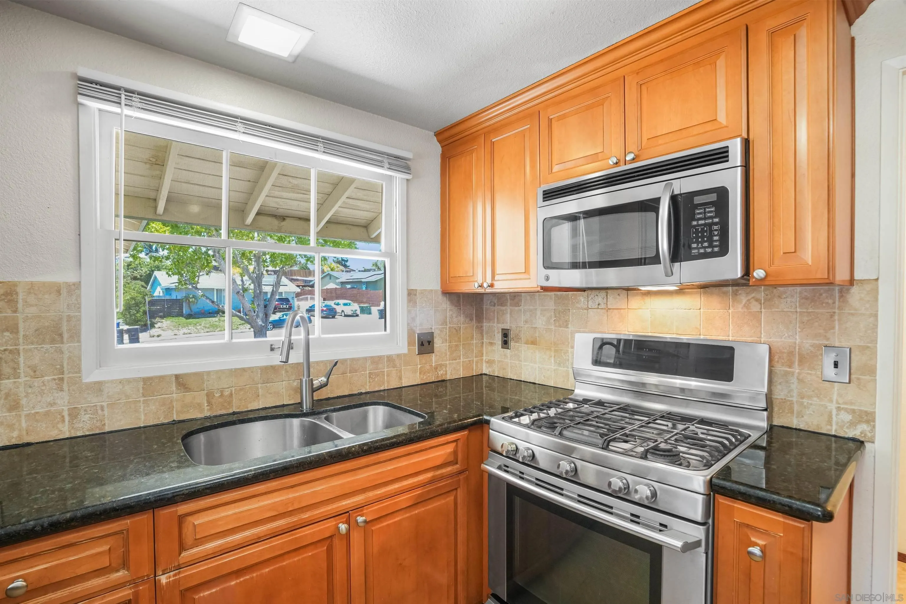https://cdn.realtyfeed.com/cdn/127/250034981/9ab17da7a64b4622bb8dfc19c6eaf6bd.webp