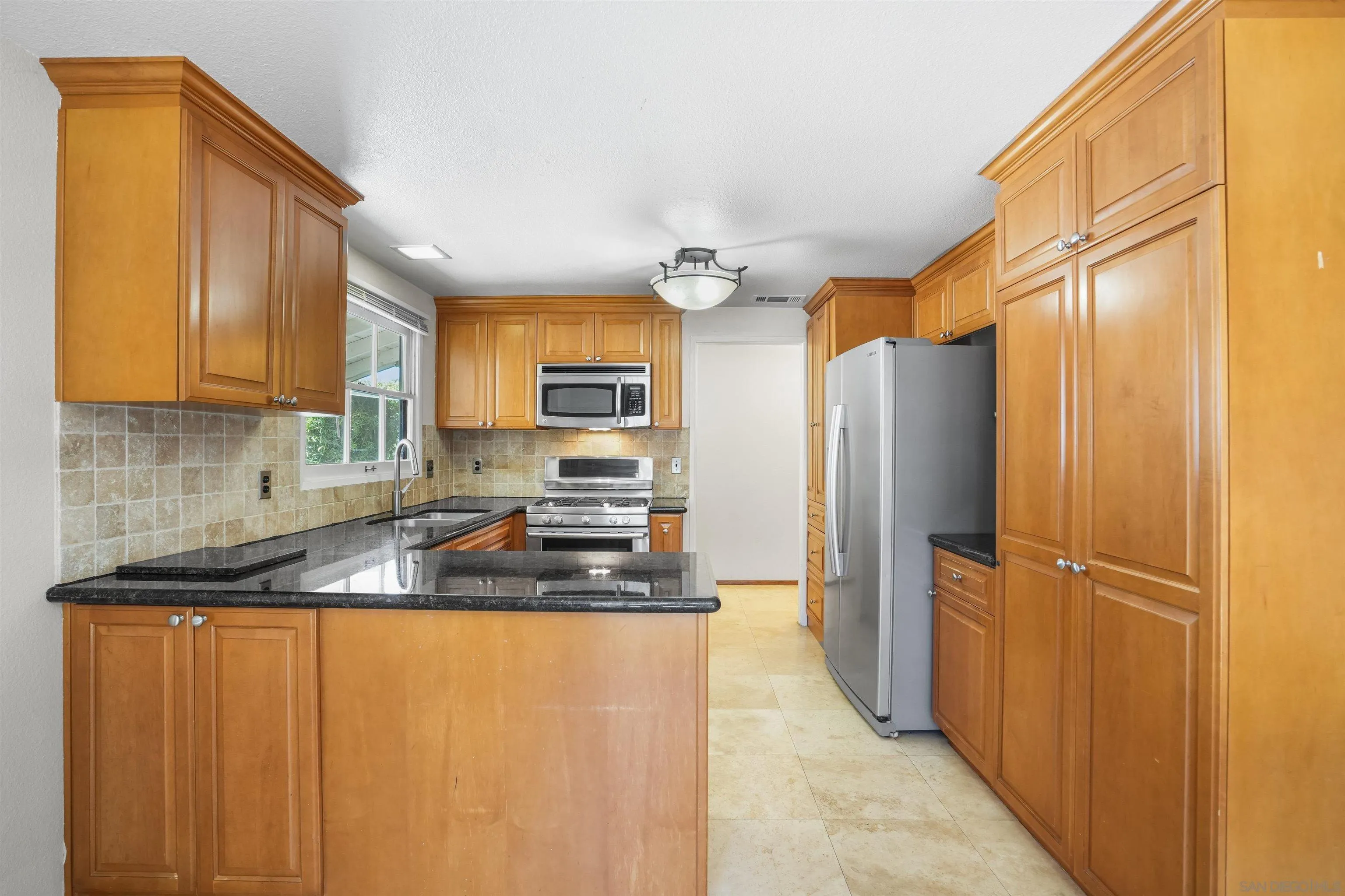 https://cdn.realtyfeed.com/cdn/127/250034981/c784d90663baff9567b29786ec8722ed.webp