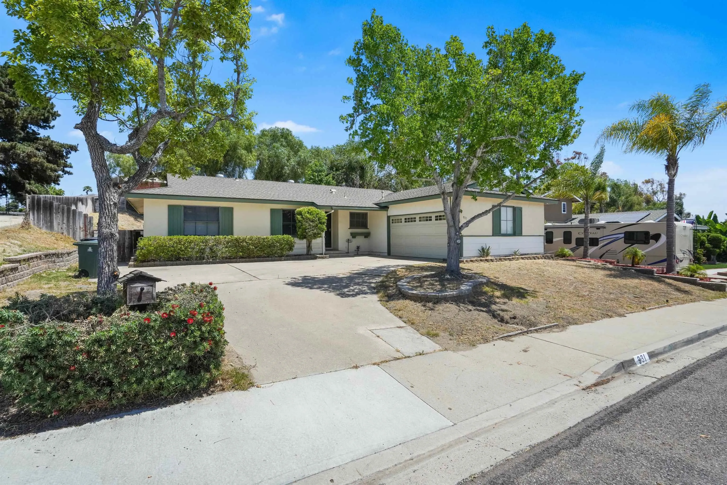 https://cdn.realtyfeed.com/cdn/127/250034981/d2a7b16ba5a6489495b5c3ceaeedda0a.webp