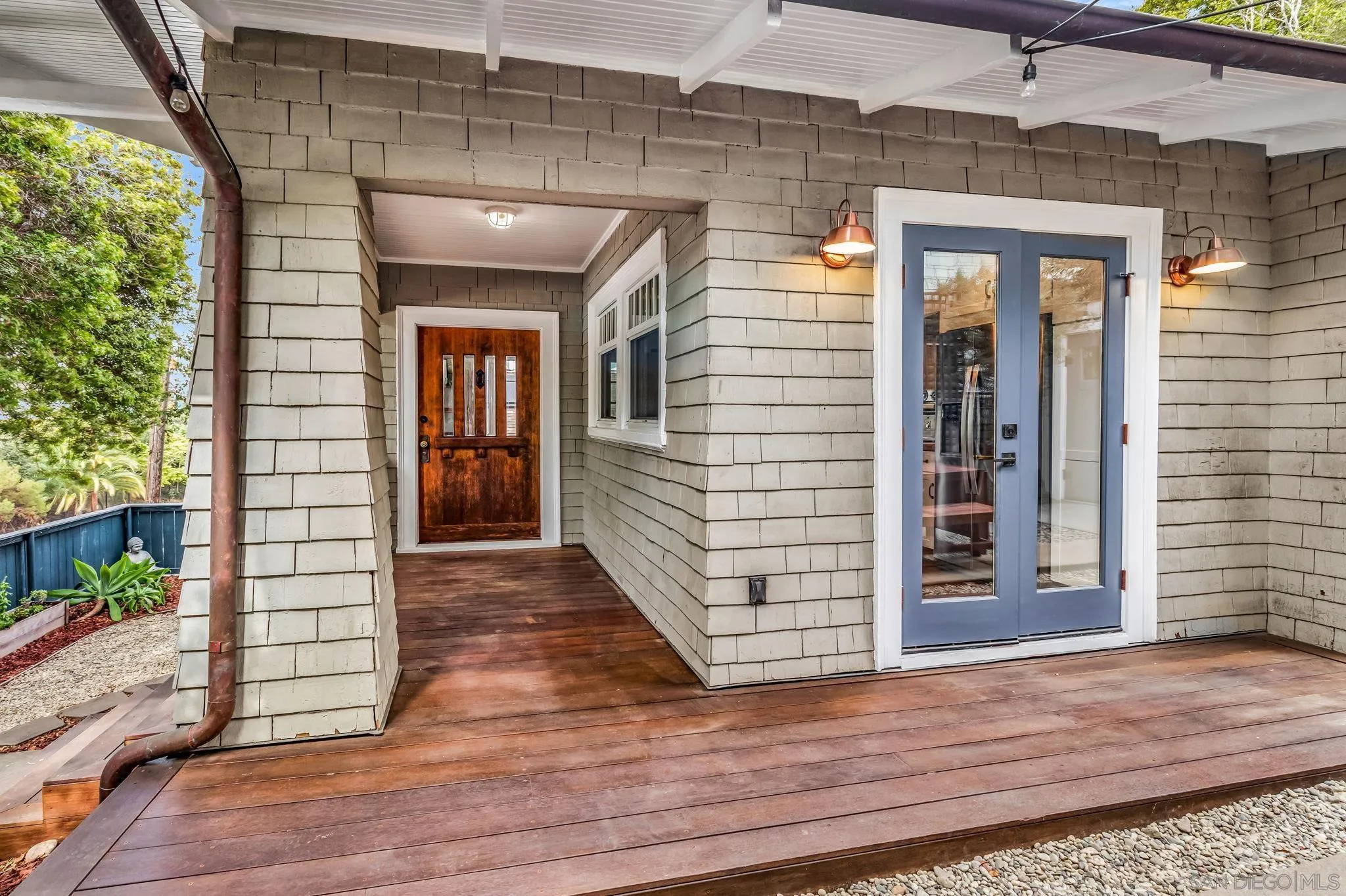 https://cdn.realtyfeed.com/cdn/127/250034987/890454983ff37a233a7c066d777fdf25.webp