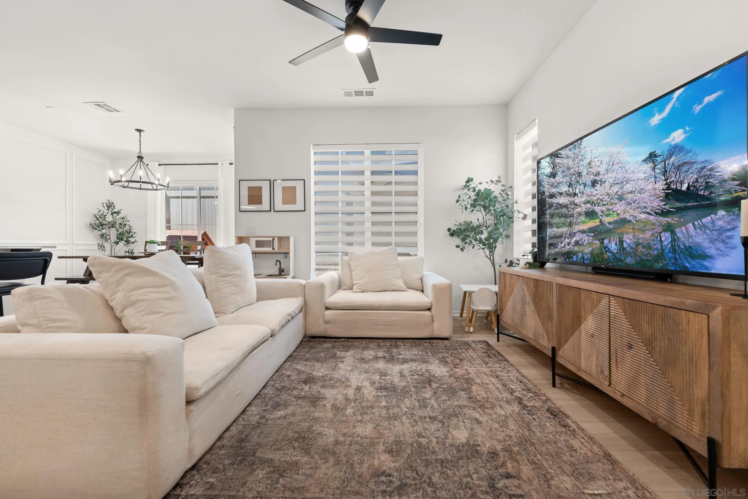 Photo #3: 250034988 Listing 