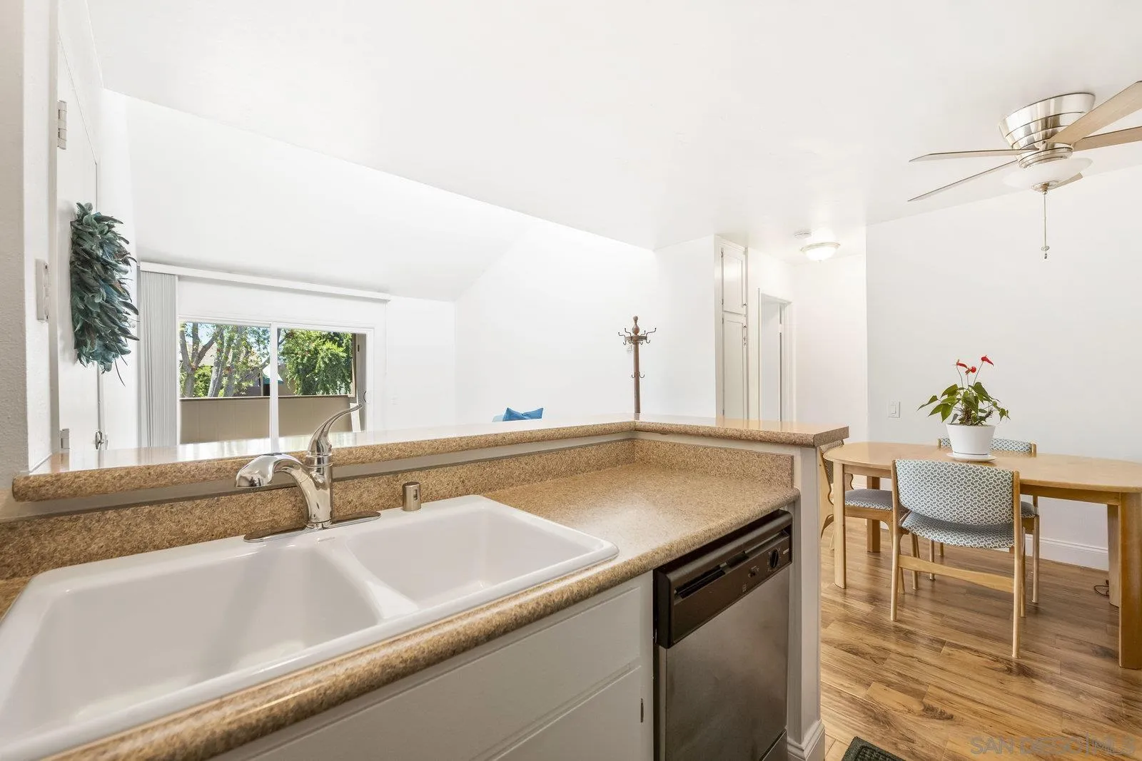 Photo #12: 250034989 Listing: Photo #12