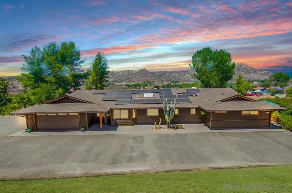 https://cdn.realtyfeed.com/cdn/127/250035021/5e7934a8e9dbd3323f7e8a66b51bf2cc.webp