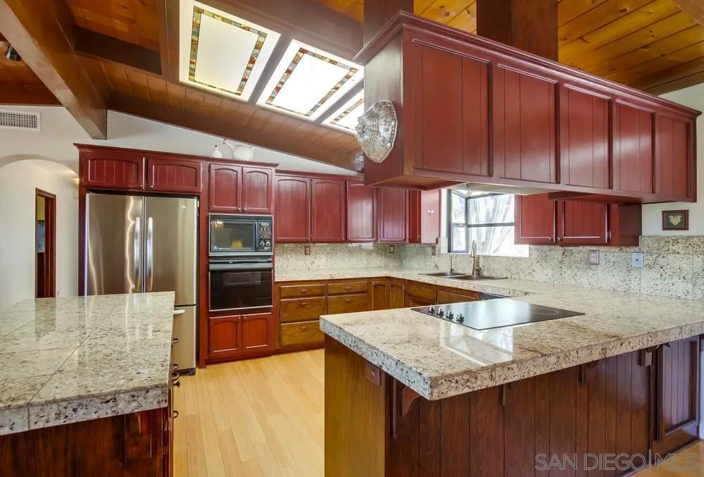 https://cdn.realtyfeed.com/cdn/127/250035021/80bbbb8f9b9d3c019248b61d5718e587.webp