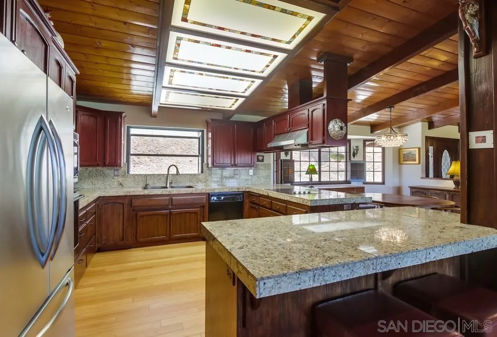 https://cdn.realtyfeed.com/cdn/127/250035021/a3c82bb3a785bd08cd0475c4f2a954eb.webp