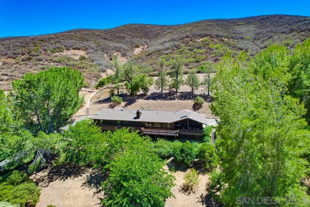 https://cdn.realtyfeed.com/cdn/127/250035021/fff7cf9ee4e2a2cd8b3ebf081facb4c5.webp