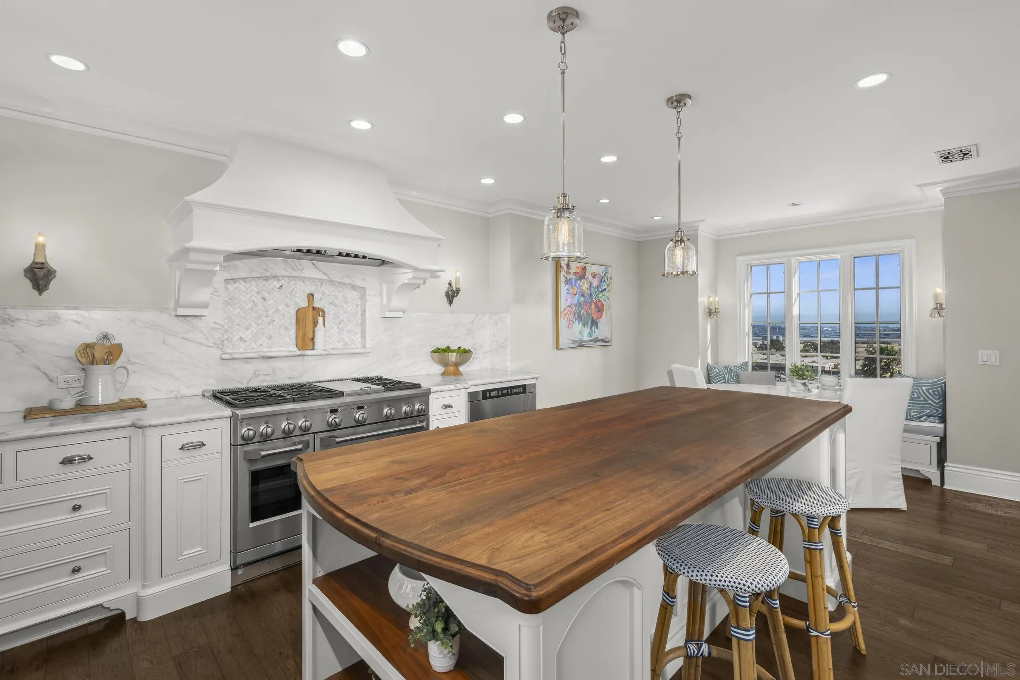 https://cdn.realtyfeed.com/cdn/127/250035031/cacc54bf6d82f313f7c31d9c2d48cdfa.webp