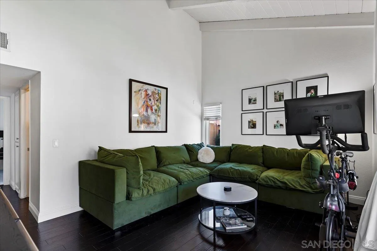 Photo #5: 250035047 Listing 