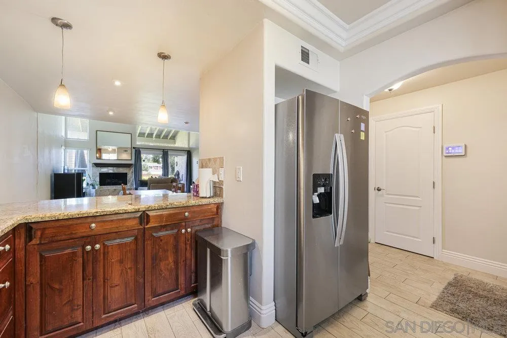 Photo #6: 250035050 Listing 