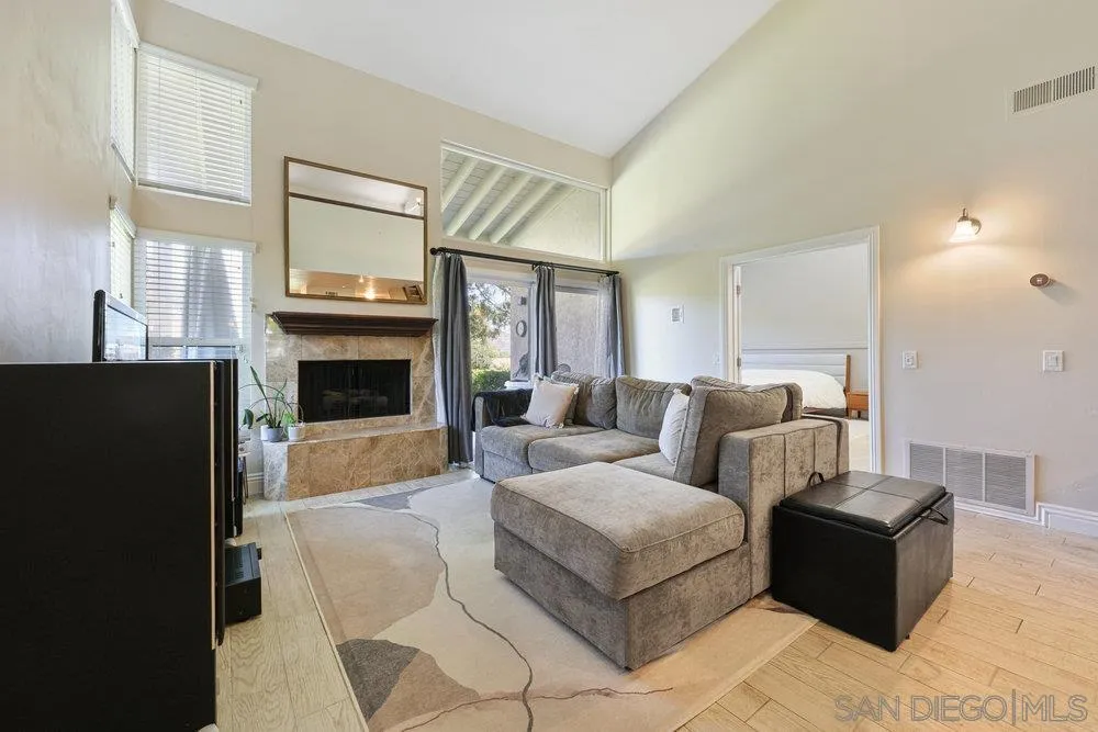 Photo #8: 250035050 Listing: Photo #8