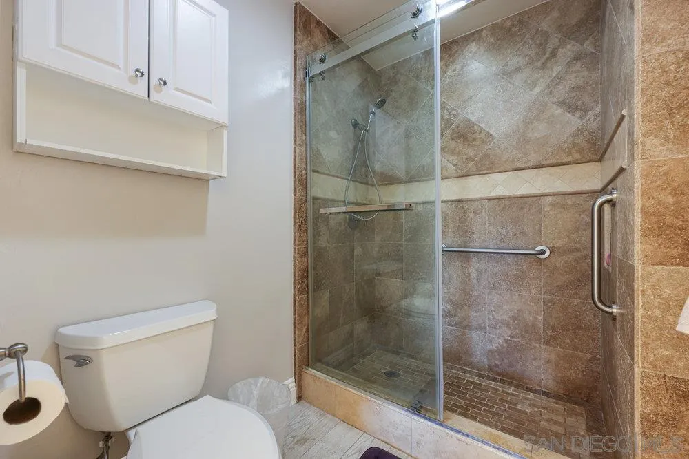 Photo #13: 250035050 Listing: Photo #13